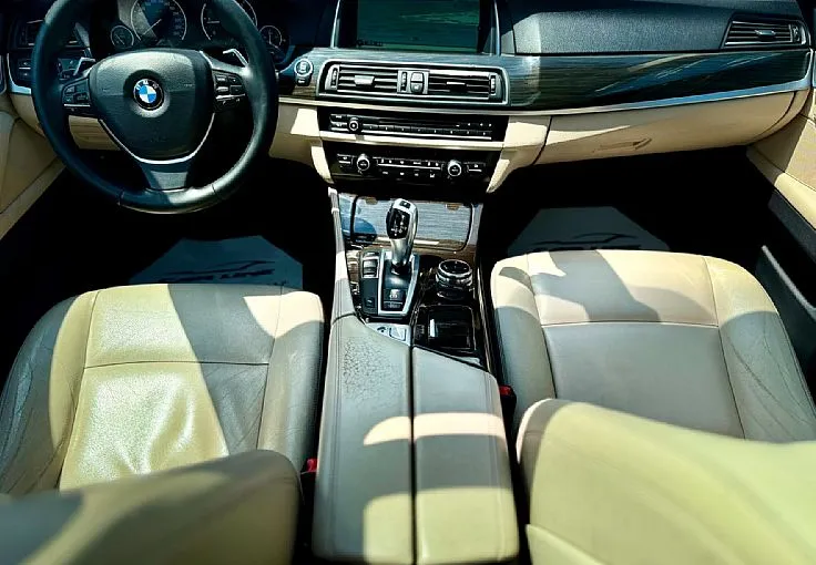 Zunanja slika - BMW Serija 5 - Touring: 520d Touring Automatik | PANO | NAVI | PDC | 20 - 8