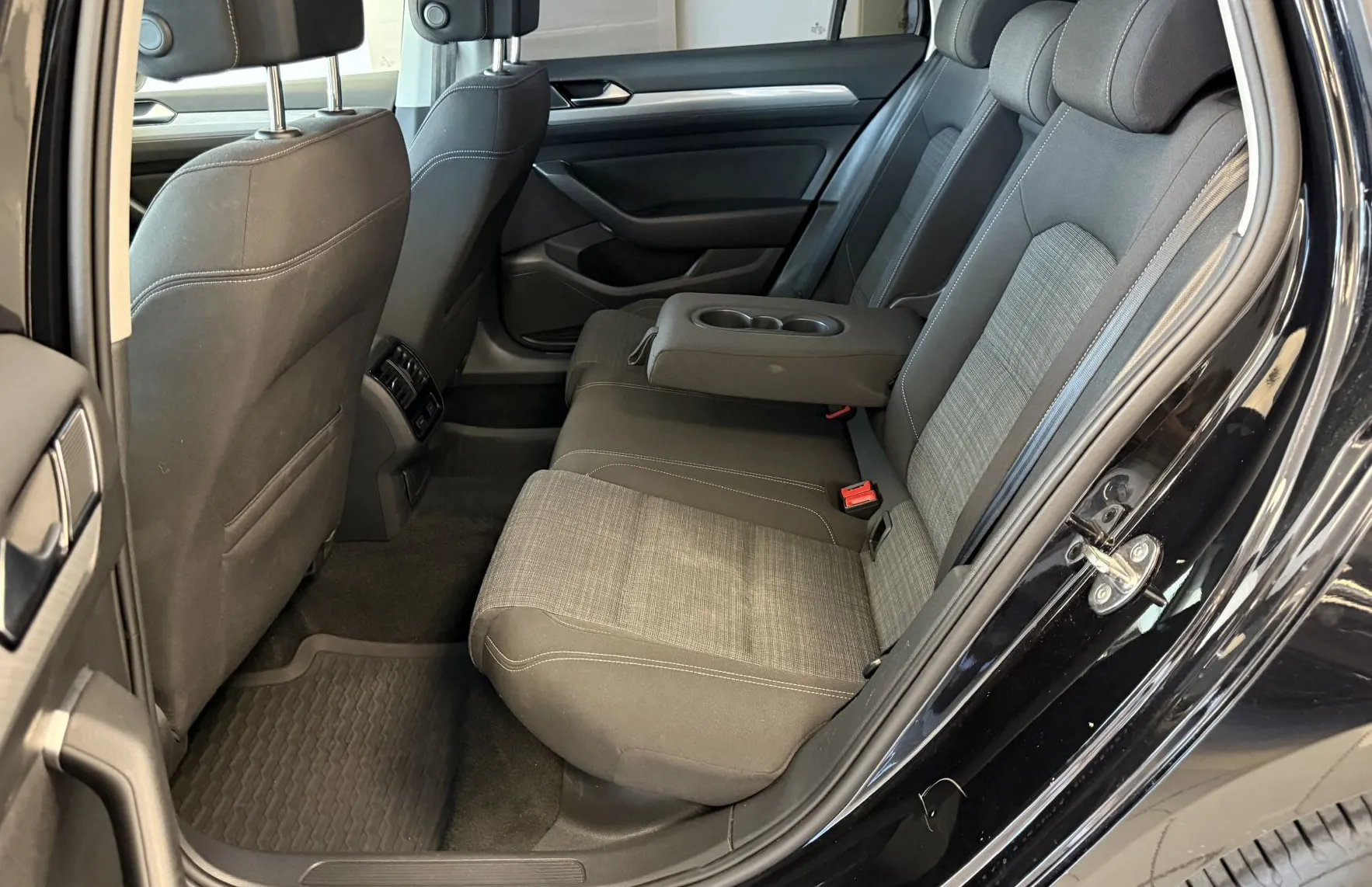 Zunanja slika - VW Passat - Variant 1.5 TSI BMT Elegance -DSG-VIRTUAL-ACC-KAMERA-LED - 13