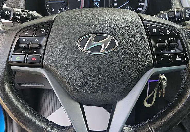 Zunanja slika - Hyundai Tucson - 1.7 CRDi 116ks °LED° °TEMPOMAT°°16-COL° - 10