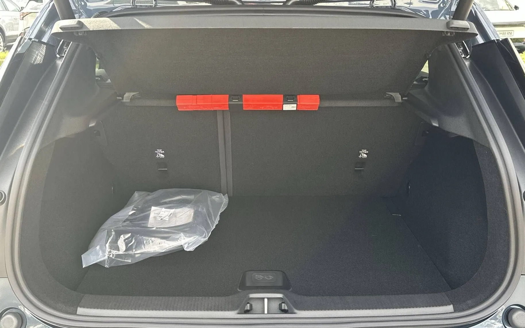 Notranja slika - Volvo EX30 - P5 LONG RANGE PLUS RWD - 12