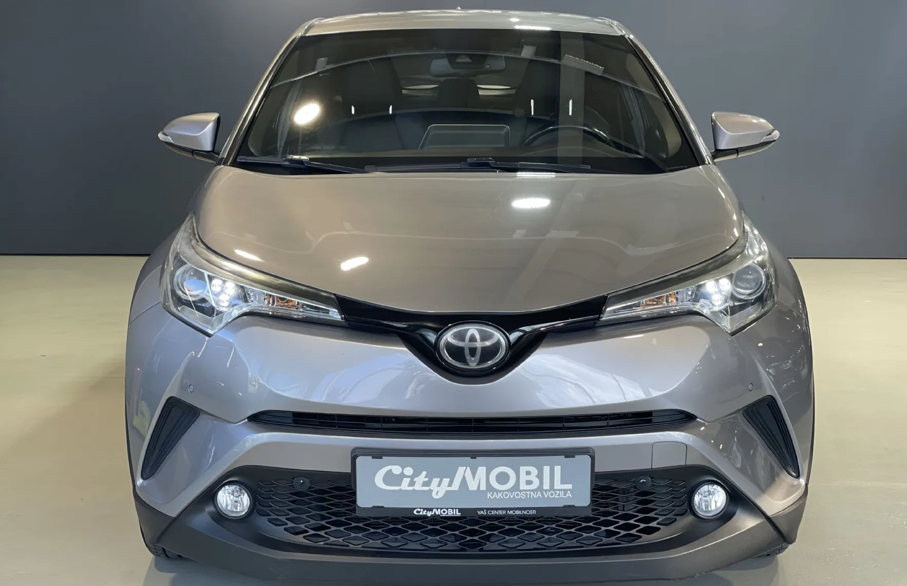 Zunanja slika - Toyota C-HR - KEYLESS-KAMERA-RADAR-LANE-PARK SENZORJI-GRETJE SED - 2