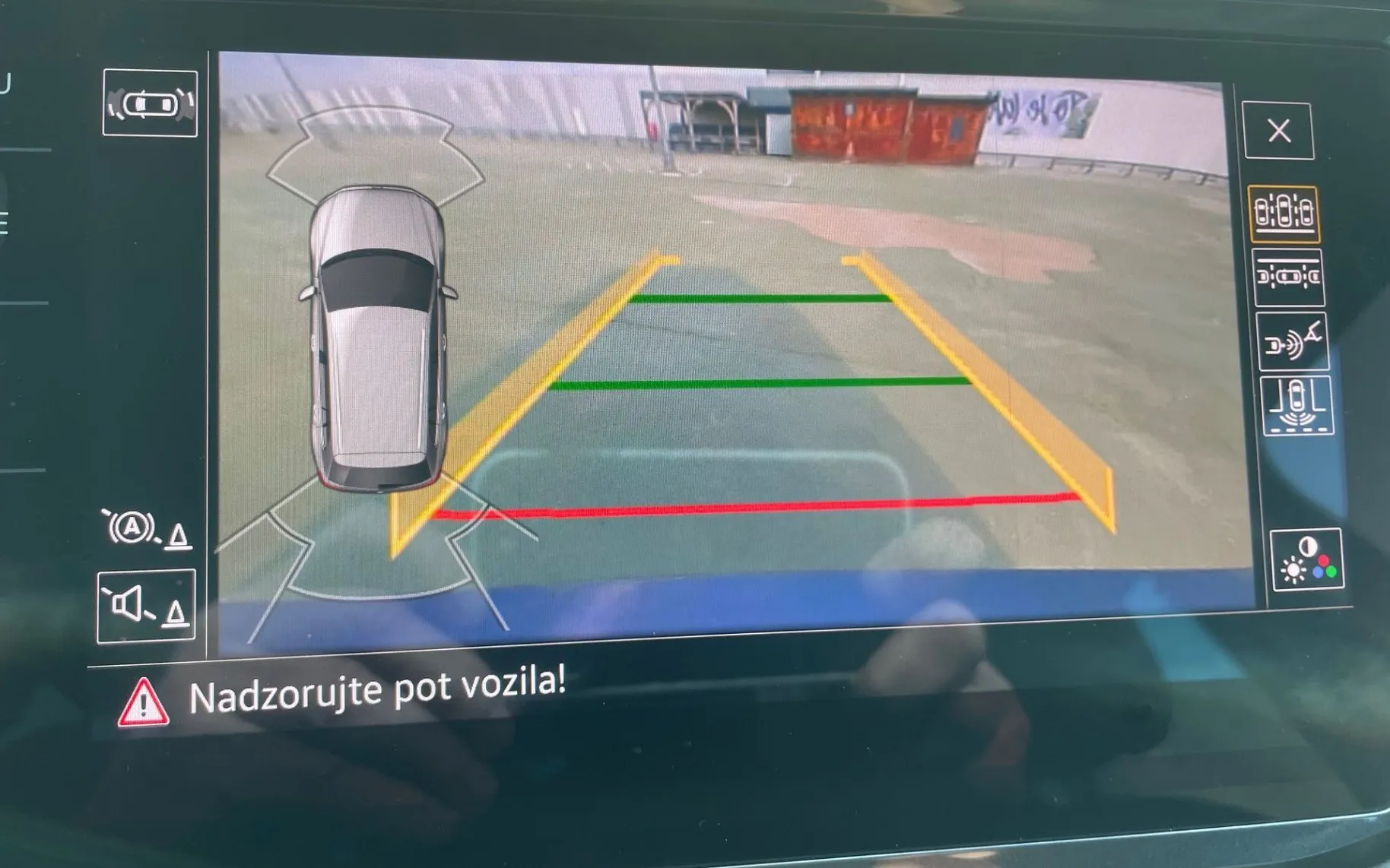 Zunanja slika - VW Tiguan - R-LINE 140 KW 4X4 LED.NAVI.KAMERA.USNJE.2XPDC - 9
