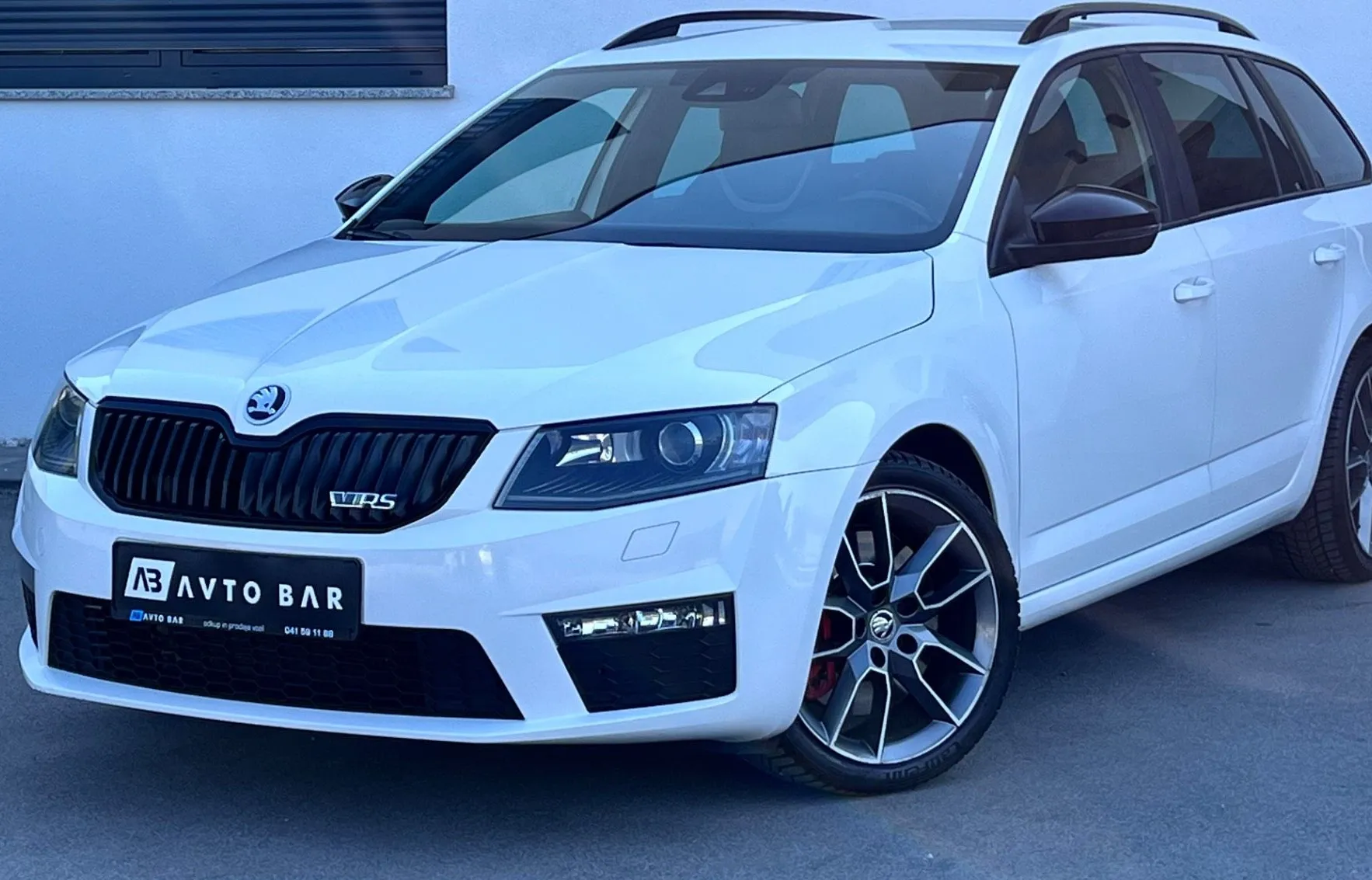 Zunanja slika - Škoda Octavia - 2.0 TDI RS+XENON+NAVI+PDC+KLJUKA... - 1