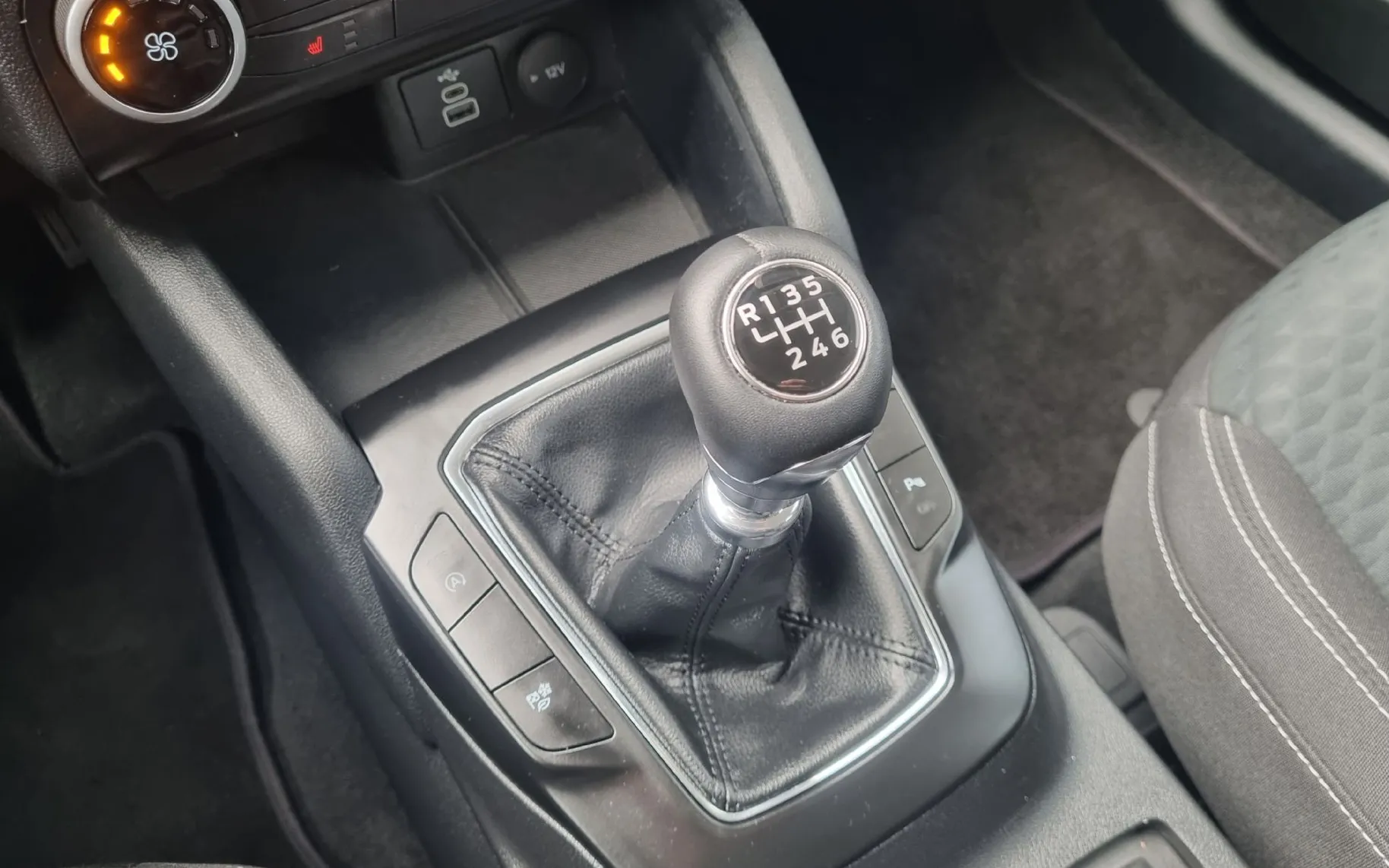 Zunanja slika - Ford Kuga - 1.5 EcoBoost - SAMO 27.891KM - NAVI-DAB-PDC-TEMP. - 14