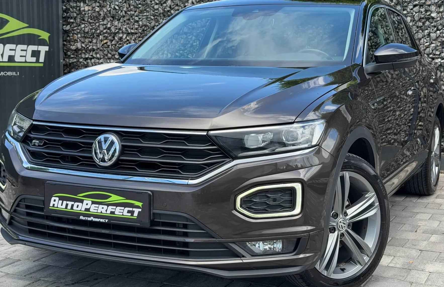Zunanja slika - Volkswagen T-Roc - 1.5 TSI|R-Line|Virtual|ACC|PotrjenaServ.|... - 3