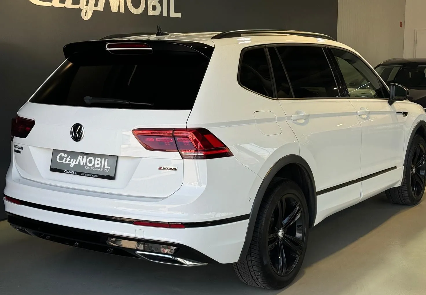 Zunanja slika - VW Tiguan Allspace - 4MOTION-R LINE-VIRTUAL-NAVI-HEADUP-KEYLESS-KLJUKA - 7
