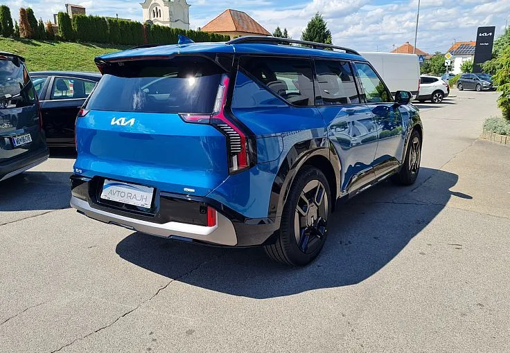 Zunanja slika - KIA EV9 - 99.8 kWh GT-Line Launch 141.5 kW  192KM - 6