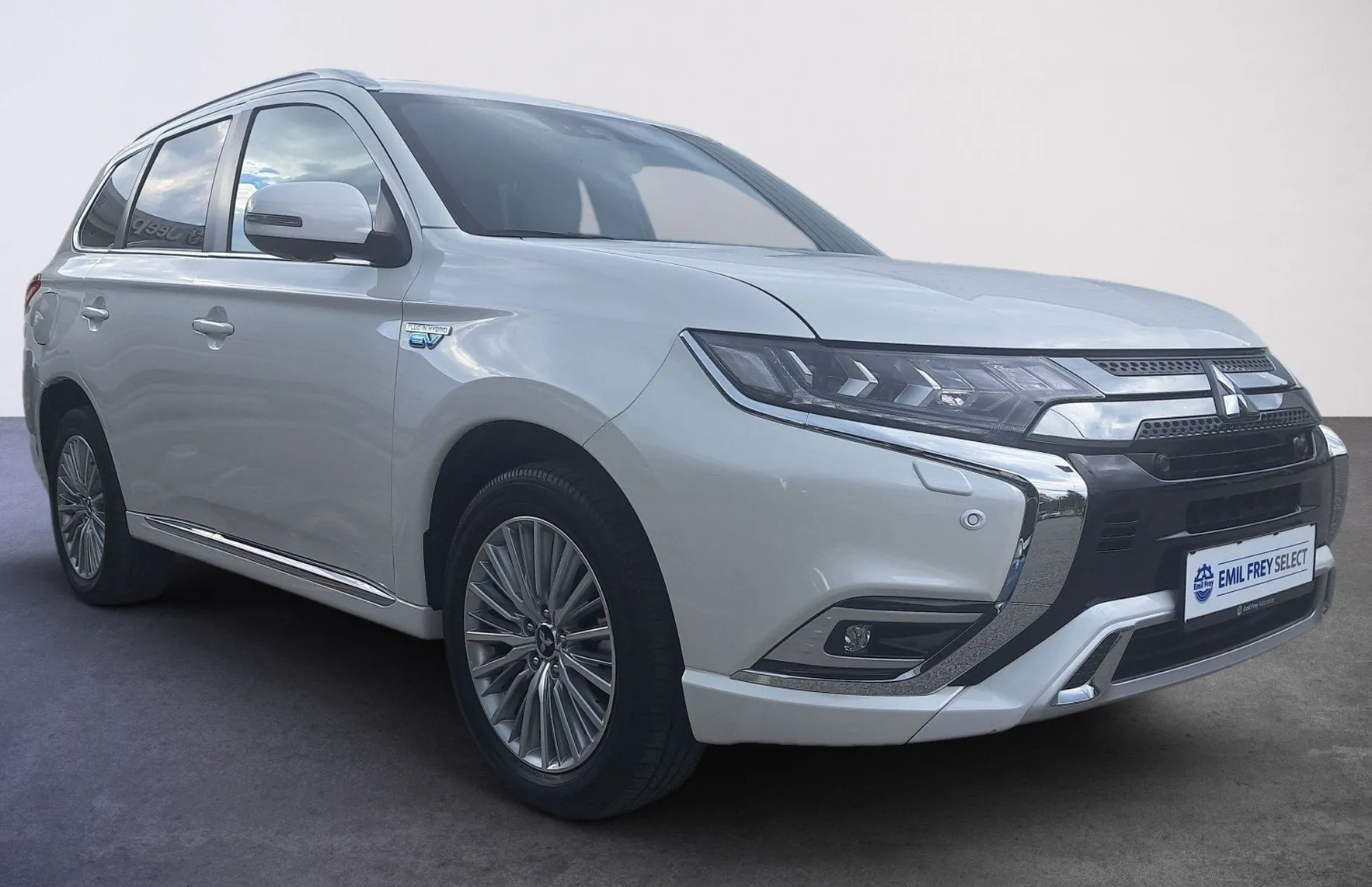 Zunanja slika - Mitsubishi Outlander - PHEV 4WD 2.4 Diamond Avt. - 1