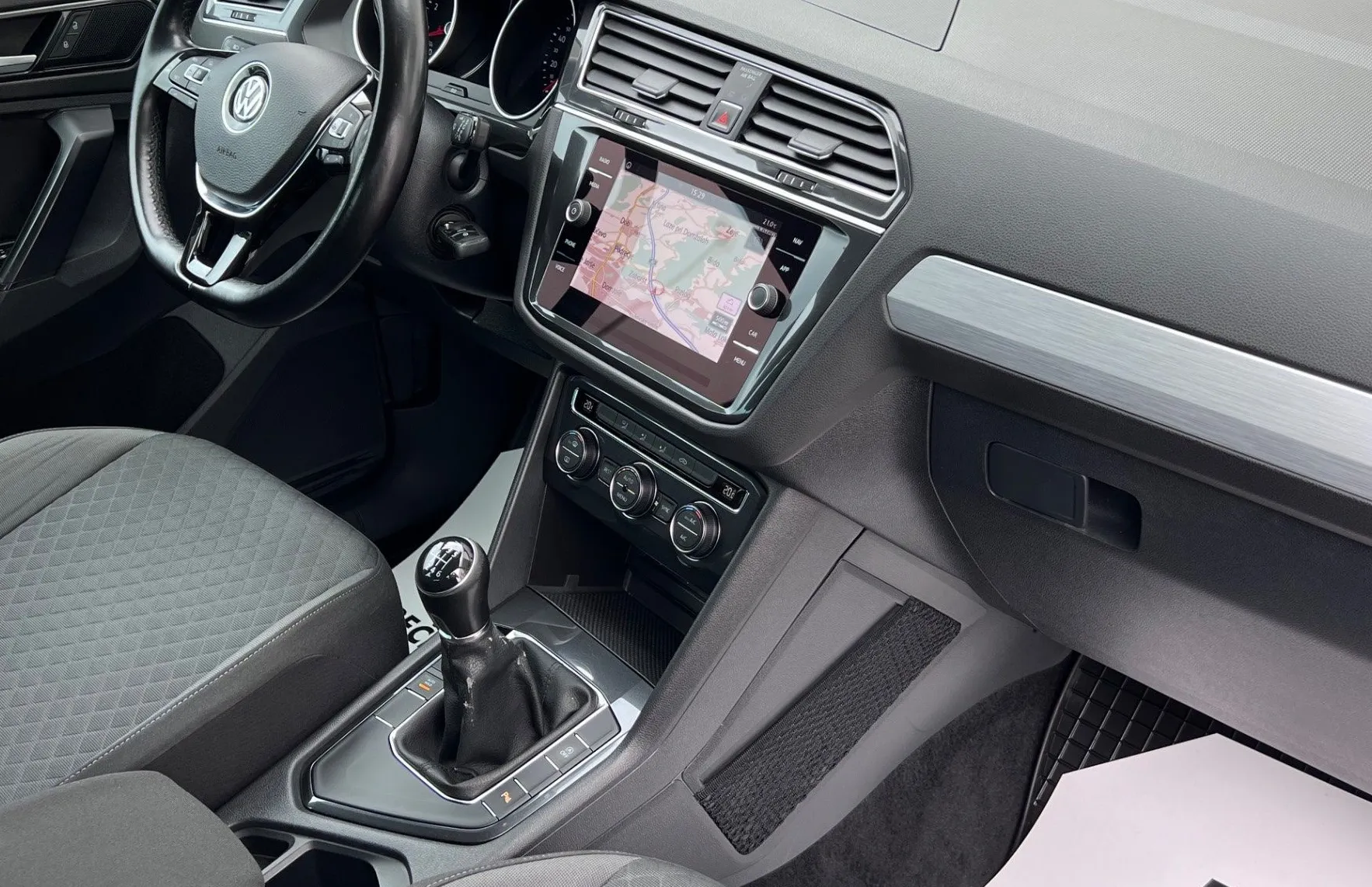 Zunanja slika - VW Tiguan - 1.4 TSI+1.LAST+SLO+LED+ACC+R.KAMERA - 16