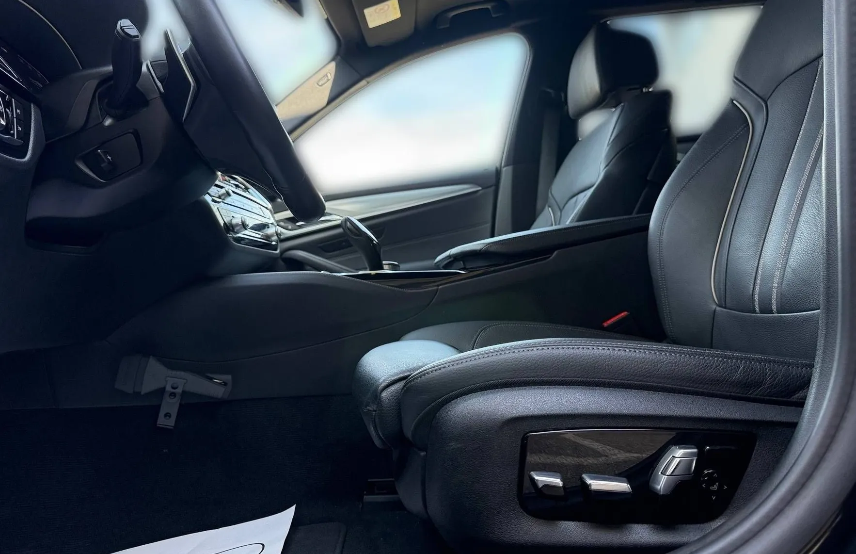 Zunanja slika - BMW Serija 5 - Touring: 520i M SPORT PAKET PANO USNJE NAVI KAMERA VIRTU - 14