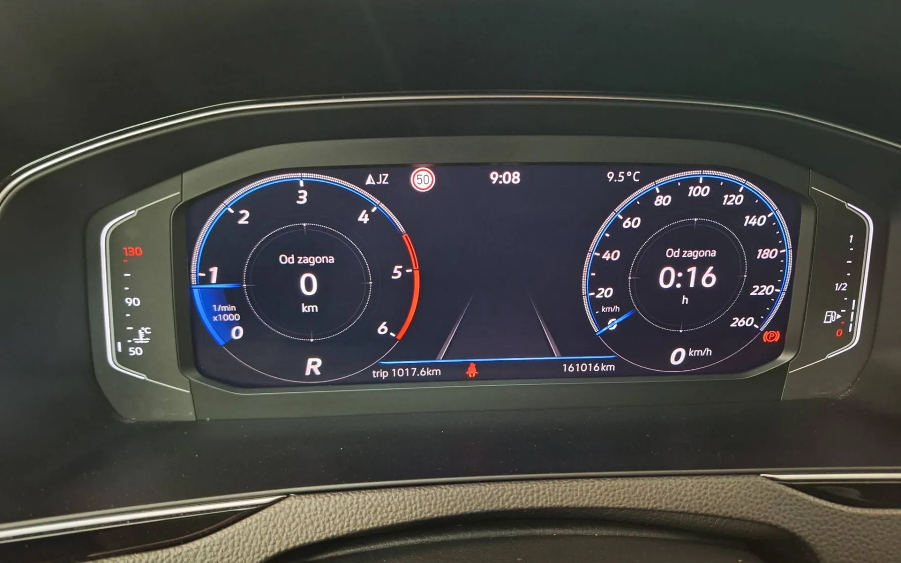 Notranja slika - Volkswagen Passat Variant - 2.0 TDI BMT SCR Business DSG 110kW - 7
