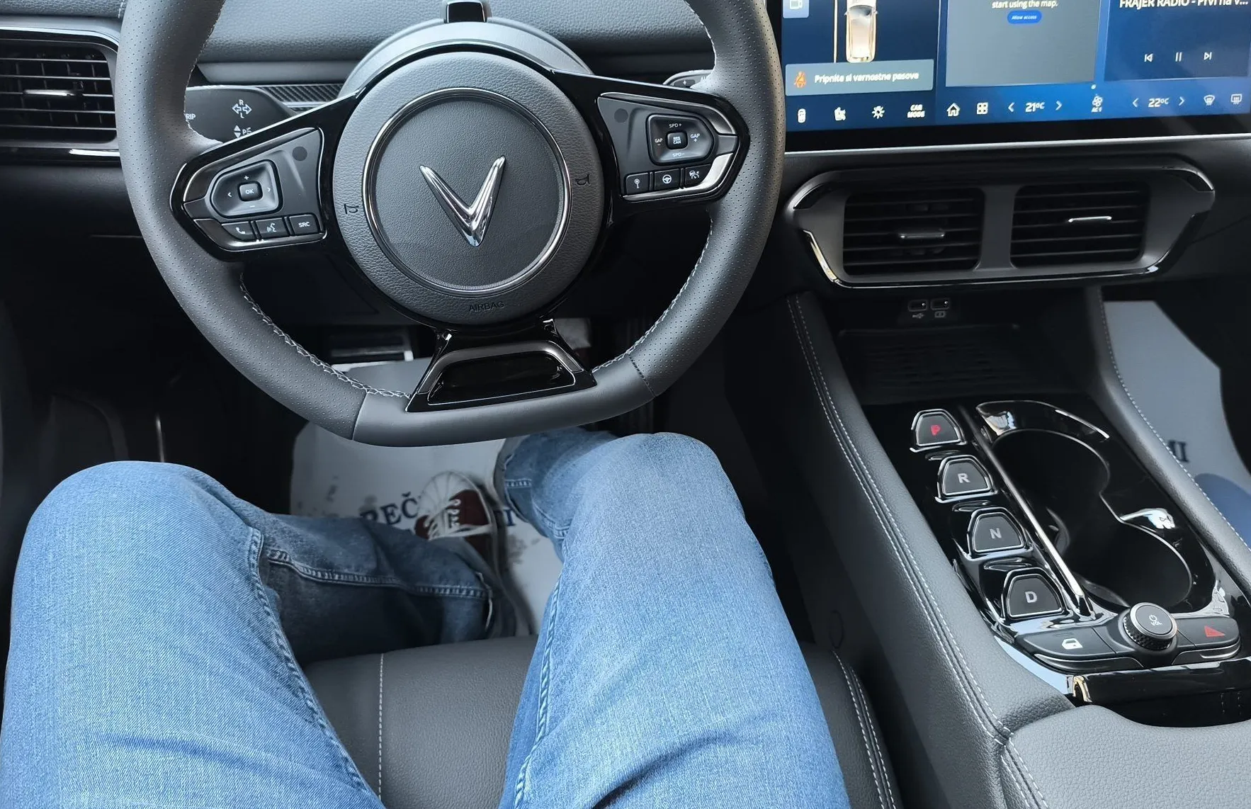 Zunanja slika - Vinfast VF8 - 87.7 kWh AWD ECO-350PS AWD-POLNILNICA-ZALOGA - 10