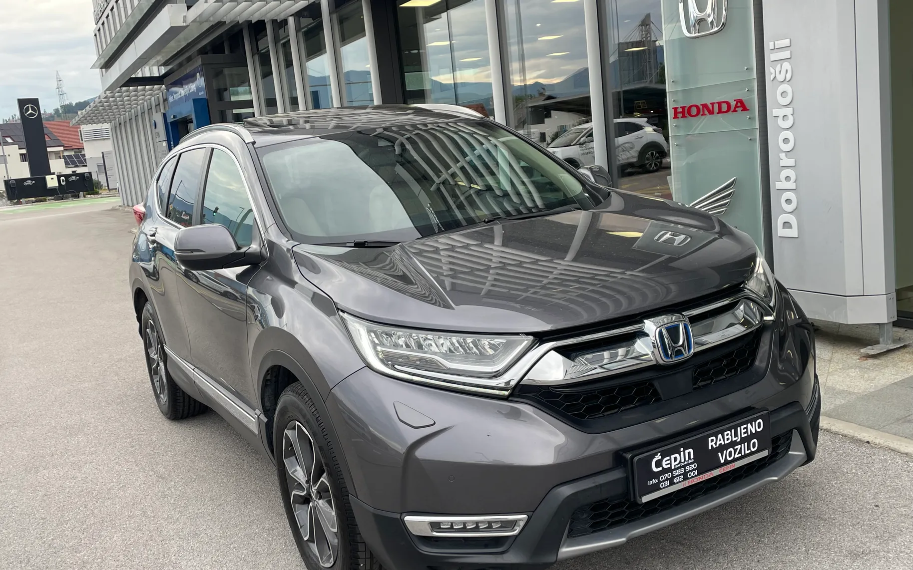 Zunanja slika - Honda CR-V - Hybrid-AWD-2.0-EXECUTIVE-e-CVT-ACC-LED-SLO-TOP - 1