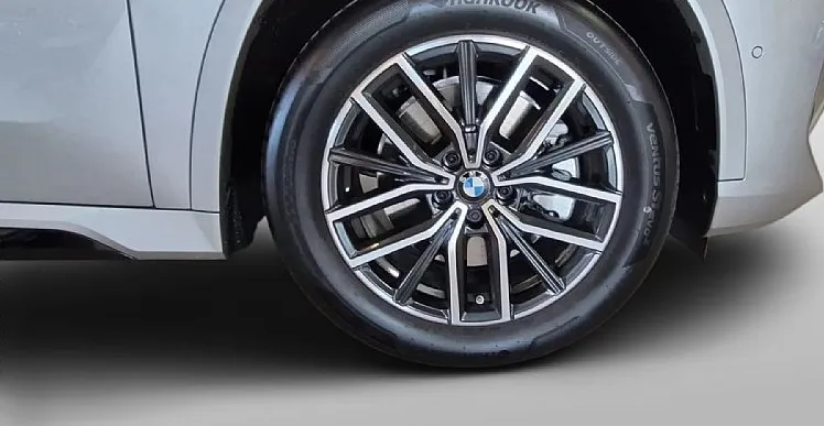 Zunanja slika - BMW X1 - serija :  xDrive30e AT NA VOLJO 7 2026 - 9