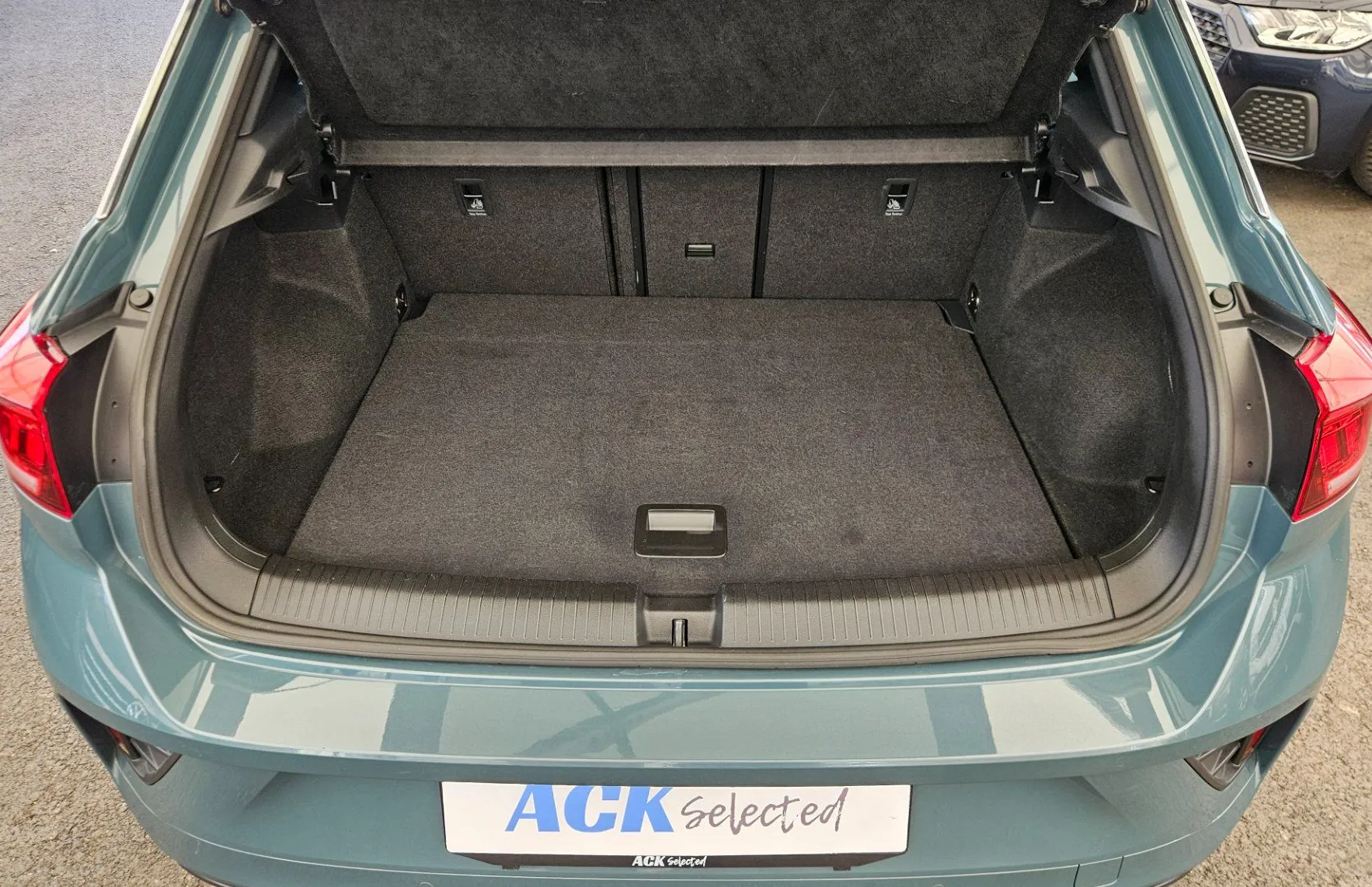 Zunanja slika - Volkswagen T-Roc - R-Line 2.0 TDI DSG LED PLUS-KAMERA-KEYLESS - 11