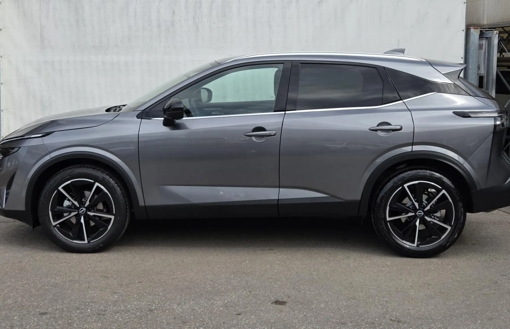 Zunanja slika - Nissan Qashqai - Tekna 1.3 DIG-T 158 X-Tronic+paket COLD - 7
