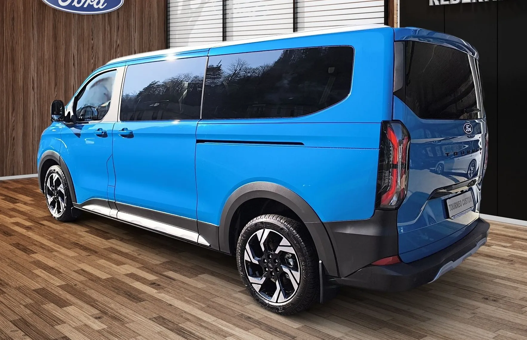 Zunanja slika - Ford Tourneo - Custom ACTIVE 2.0TDCi 170KM A8 L2-TOP OPREMA-SLUŽBENO VOZ - 5