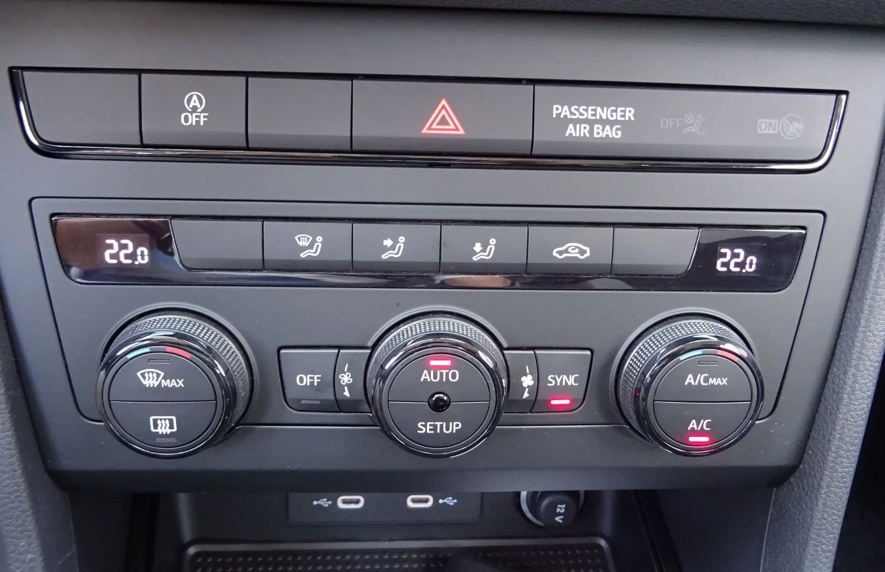 Zunanja slika - Seat Ateca - 1.0 TSI 85 KW HOLA -NA ZALOGI - - 16