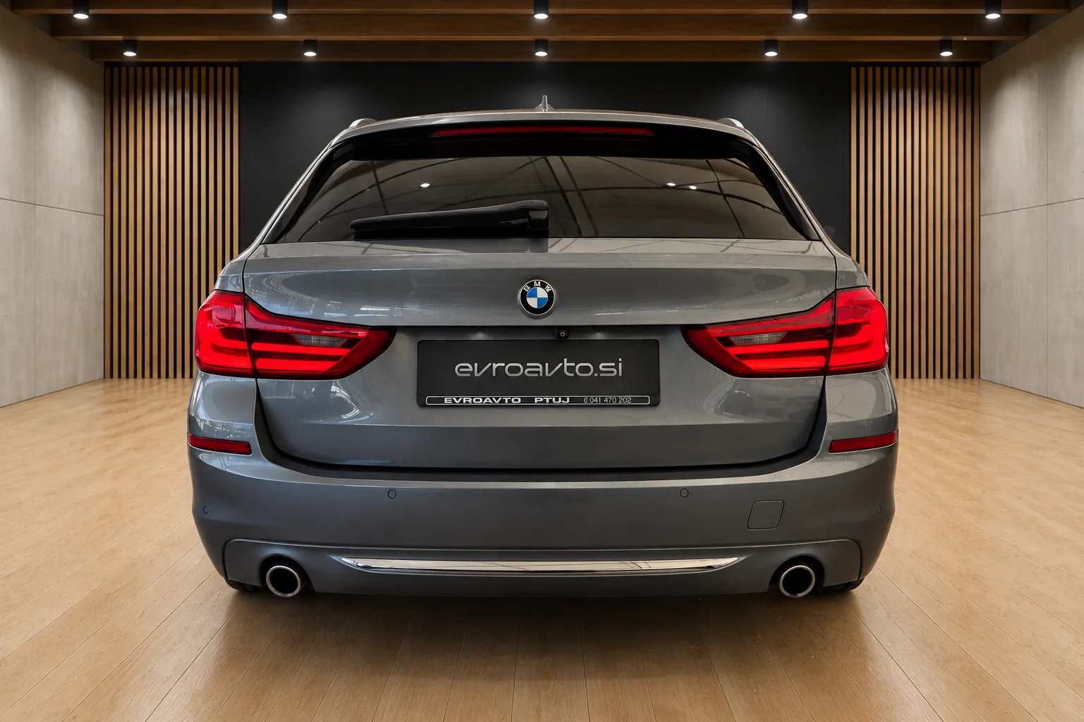 Zunanja slika - BMW serija 5 Touring: - 520d Touring Avt.Luxury Line  Head-Up display - 6