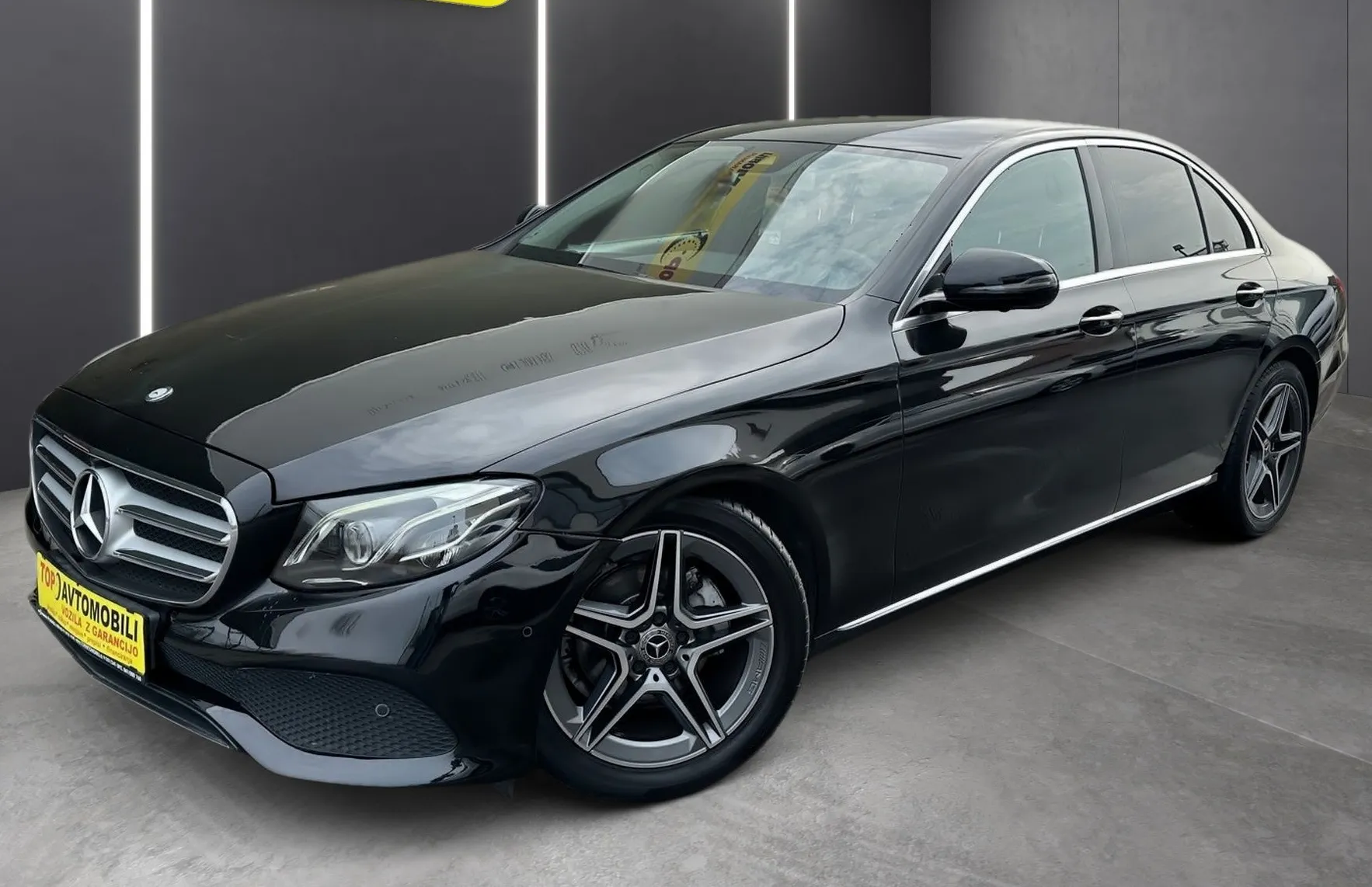 Zunanja slika - Mercedes-Benz E-Razred - E 220d FULL LED TEMPOMAT NAVI 360 KAMERA PDC - 2