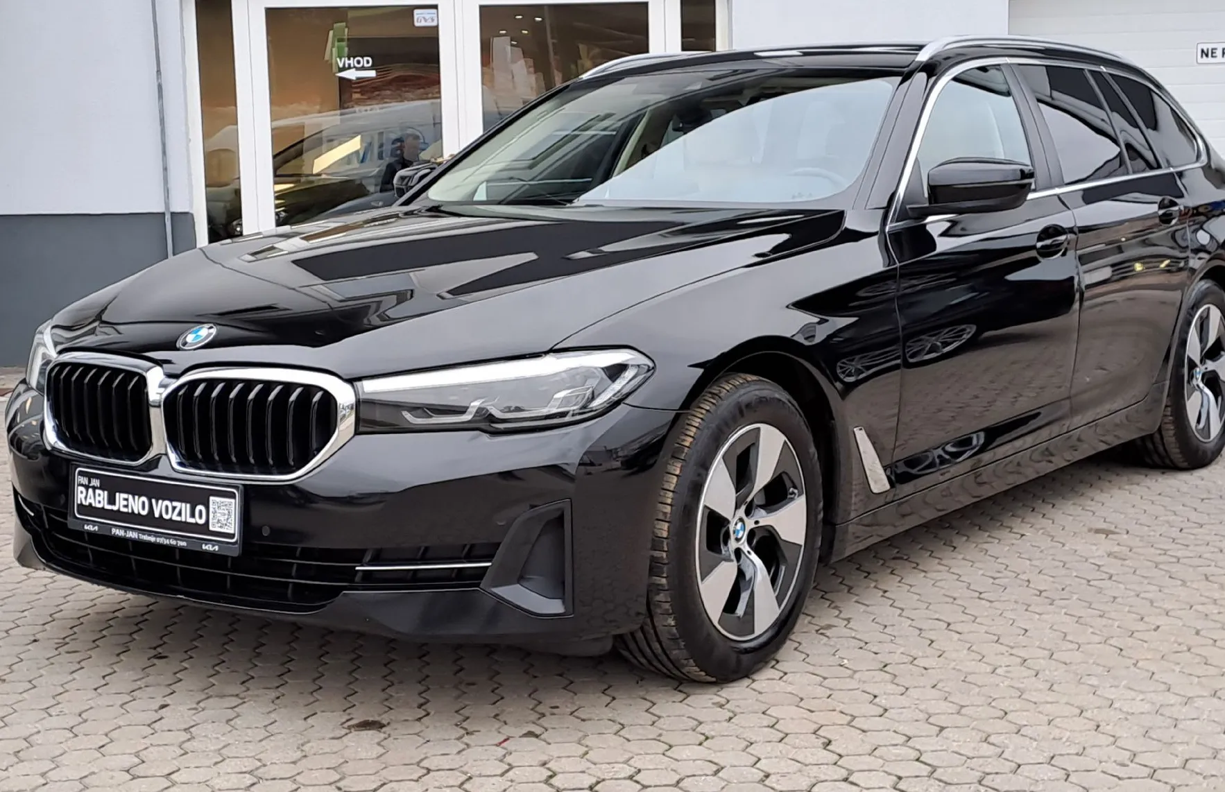 Zunanja slika - BMW Serija 5 - Touring: 520d  AT - 1