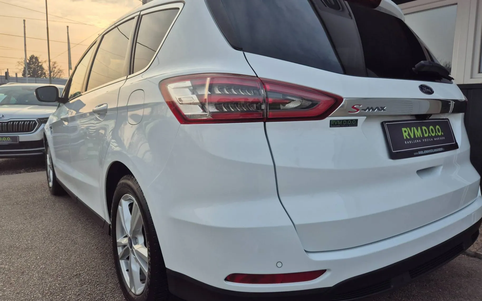 Zunanja slika - Ford S-MAX - TITANIUM°SLO°AUT°NAVI°KAMERA°AVT.KLIMA°PDC°TOUCH°. - 3