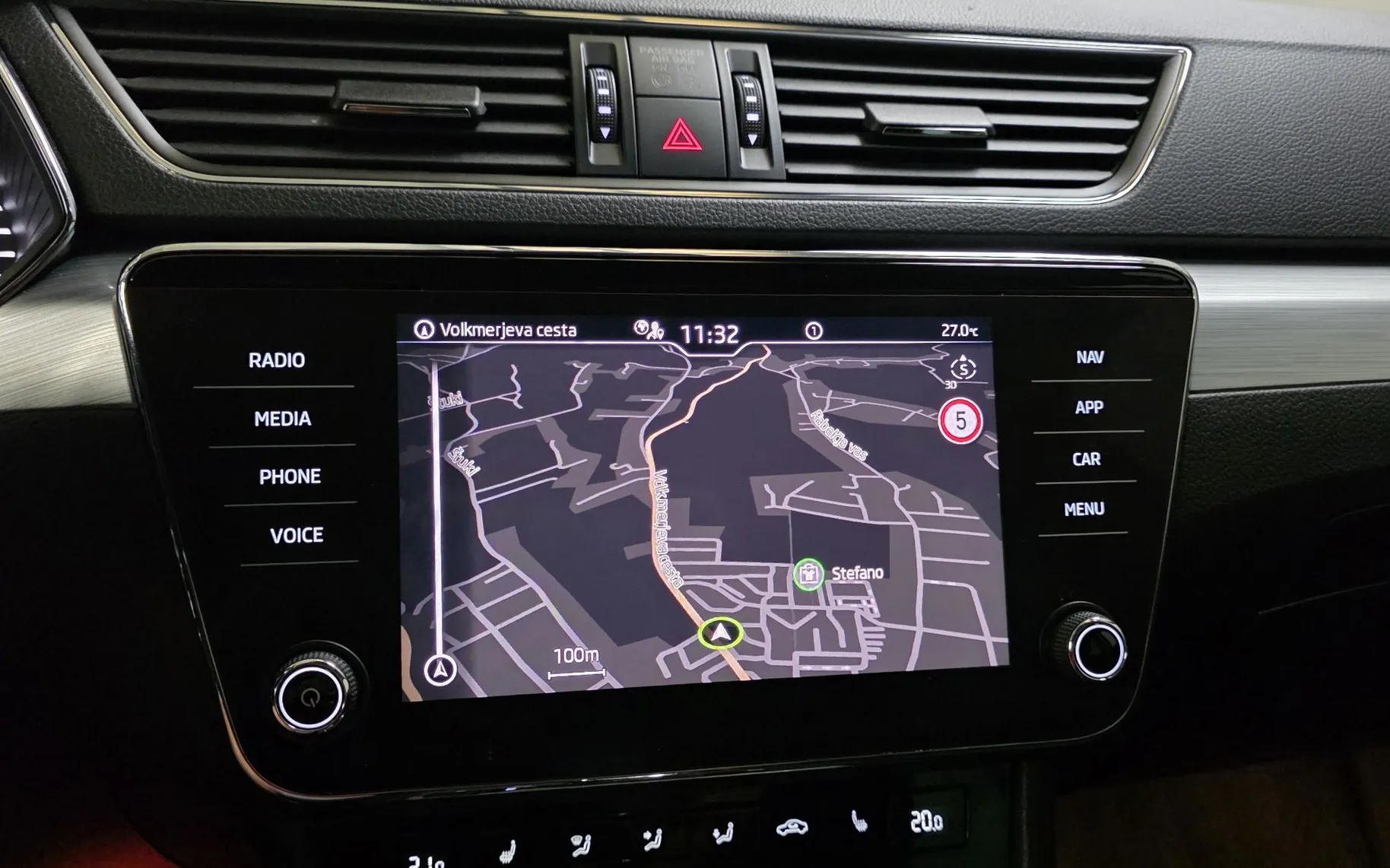 Zunanja slika - Škoda Superb - Combi 2,0 TDI Ambition DSG ACC NAVI LED KAM KLJUKA - 10