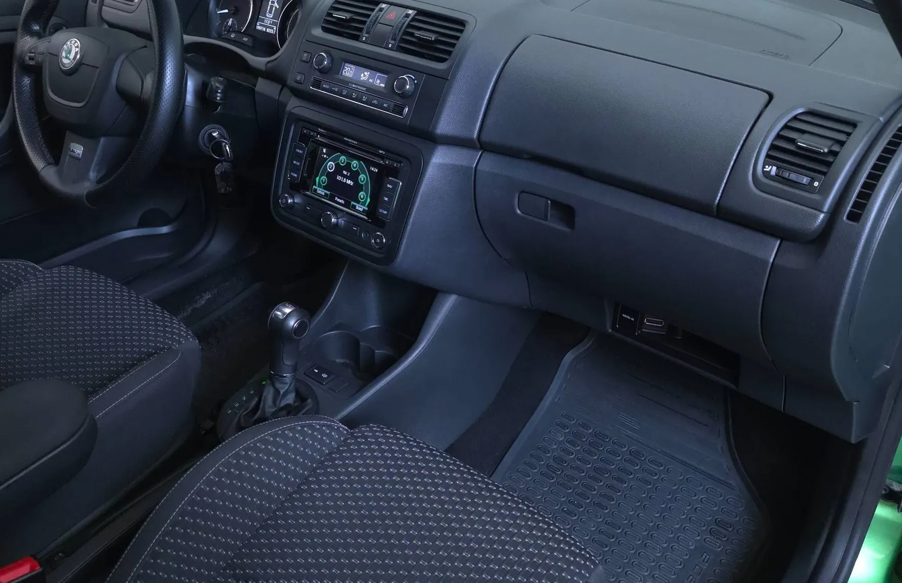 Zunanja slika - Škoda Fabia - 1.4 TSI RS 132kW - DSG - TEMPOMAT - PDC... - 11