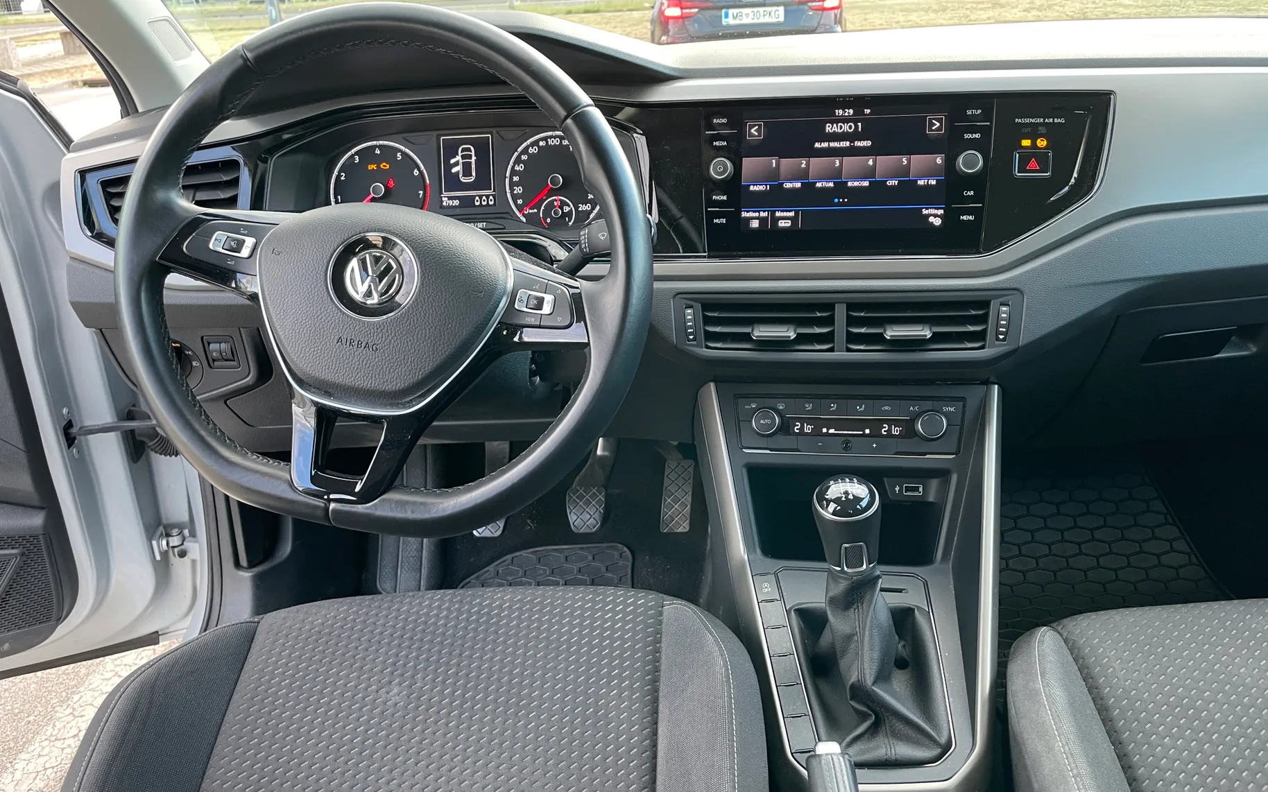 Notranja slika - Volkswagen Polo - 1.0 Comfortline - 5