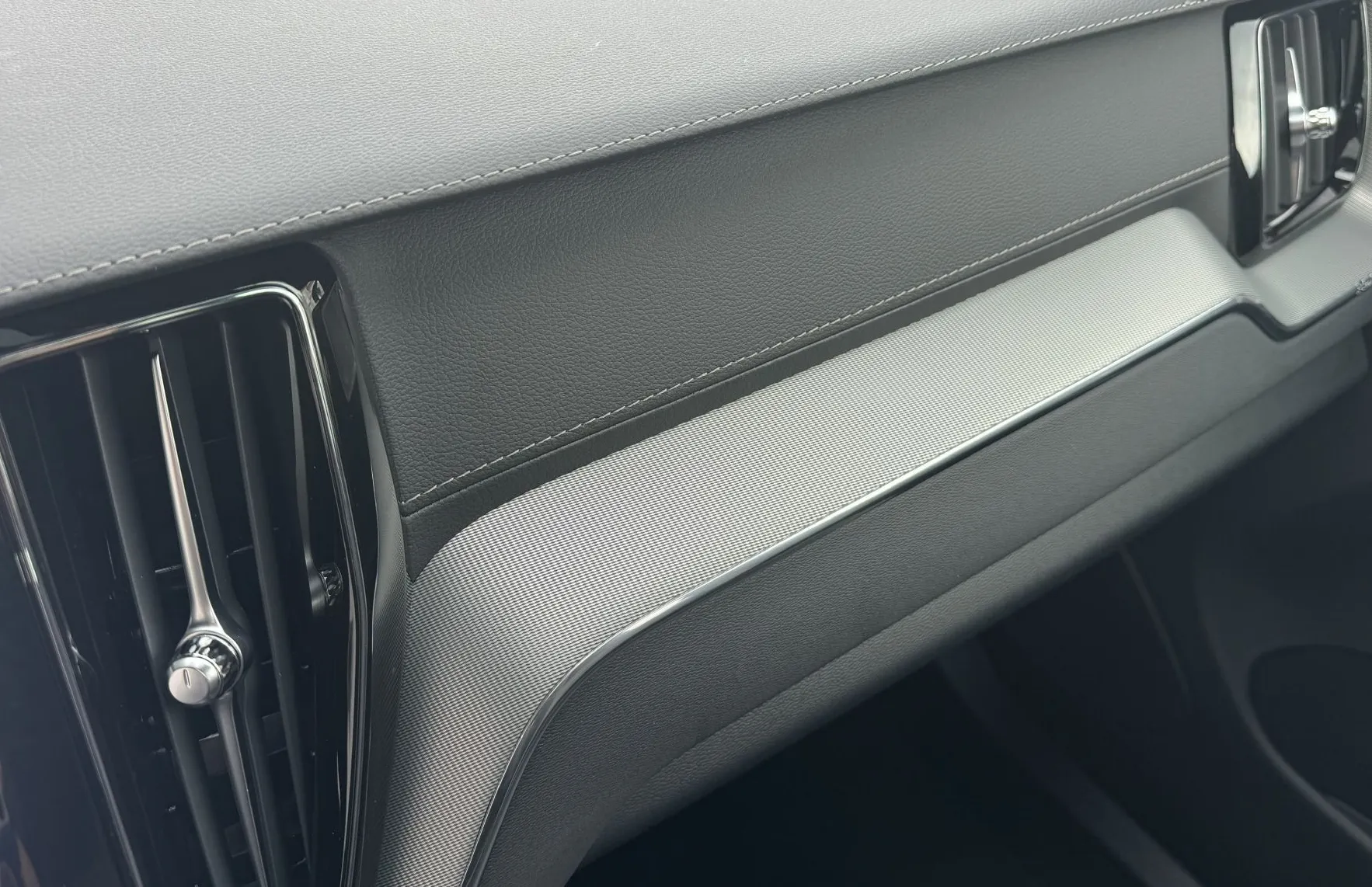 Zunanja slika - Volvo XC60 - ORIGINAL ULTIMATE-KRISTAL-BOWERS WILKINS-PANO-21 - 16