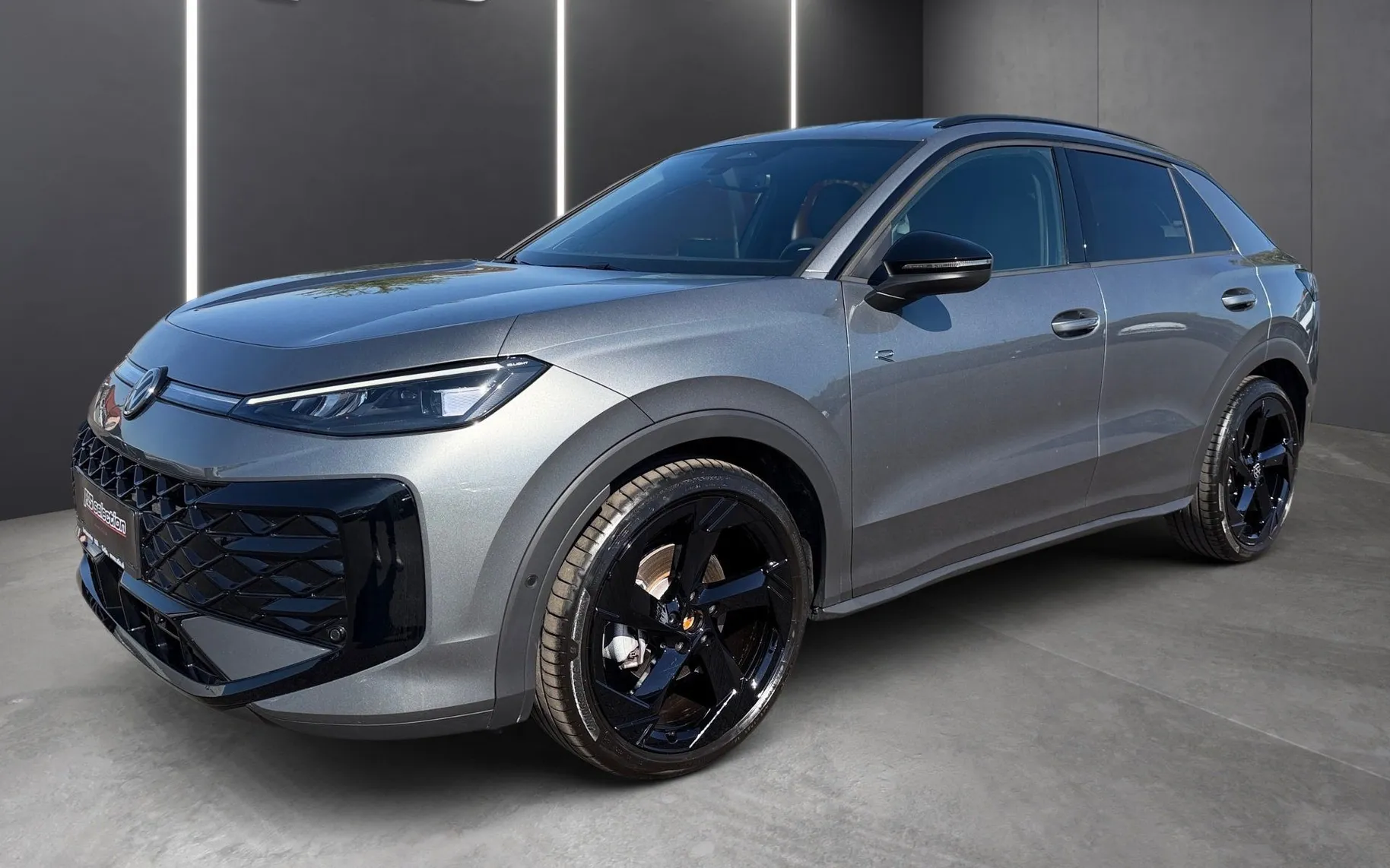 Zunanja slika - Volkswagen T-Roc - 1.5 eTSI R-Line DSG-SLO-IQ Light-Vlečna kljuka.... - 1