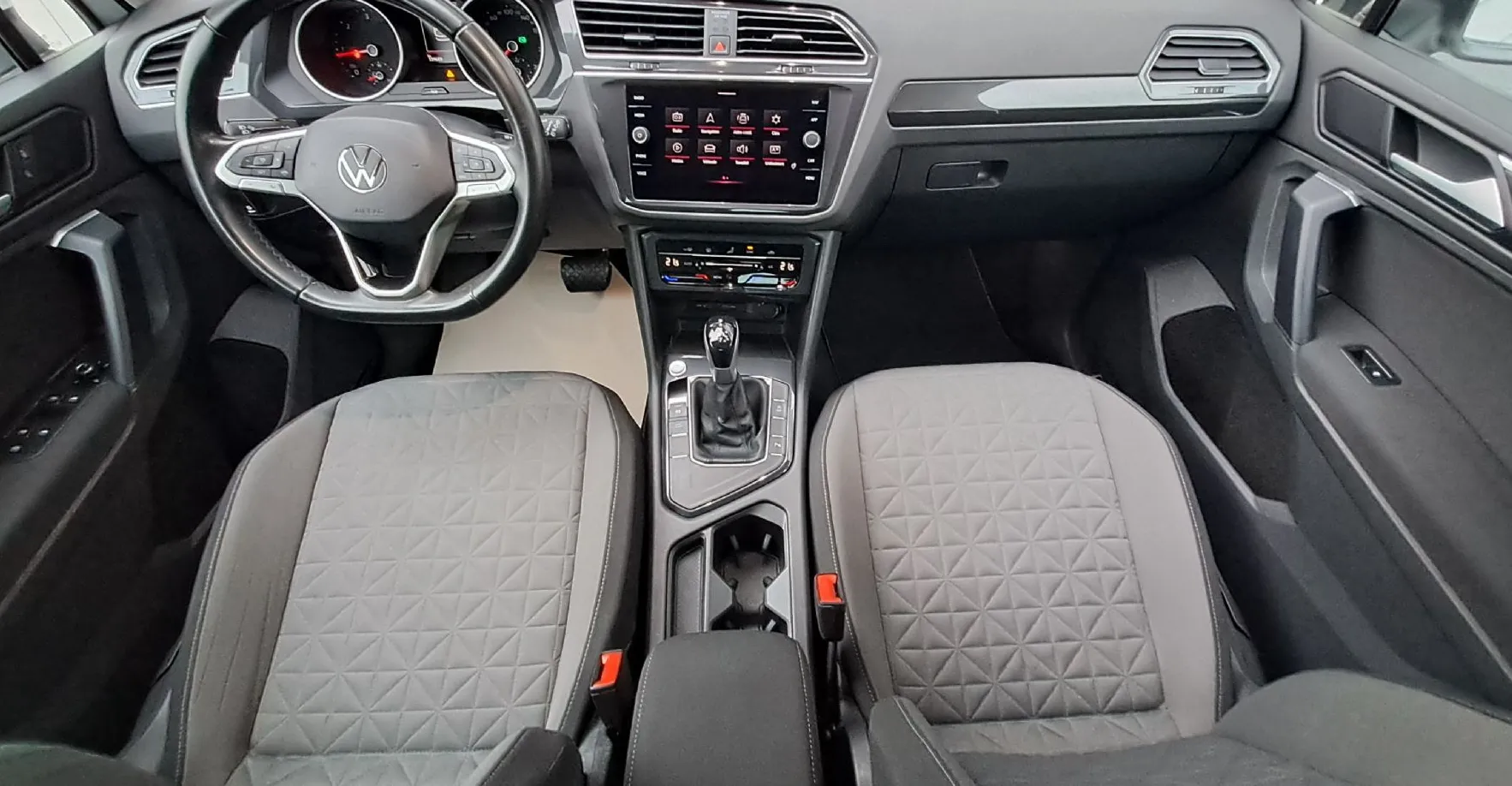 Zunanja slika - Volkswagen Tiguan - 2.0 TDI BMT Life DSG - 11
