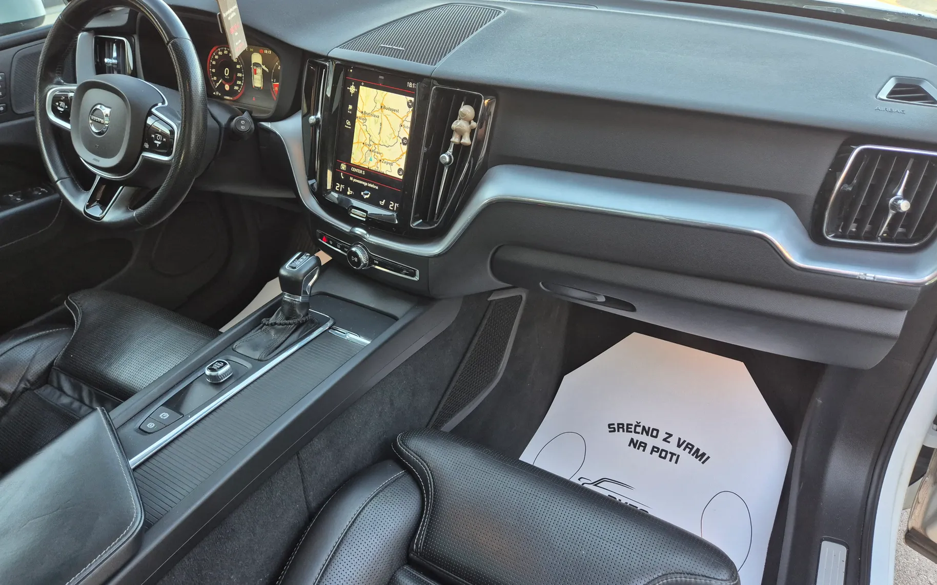 Notranja slika - Volvo XC60 - D5 AWD Inscription Avt. - 8