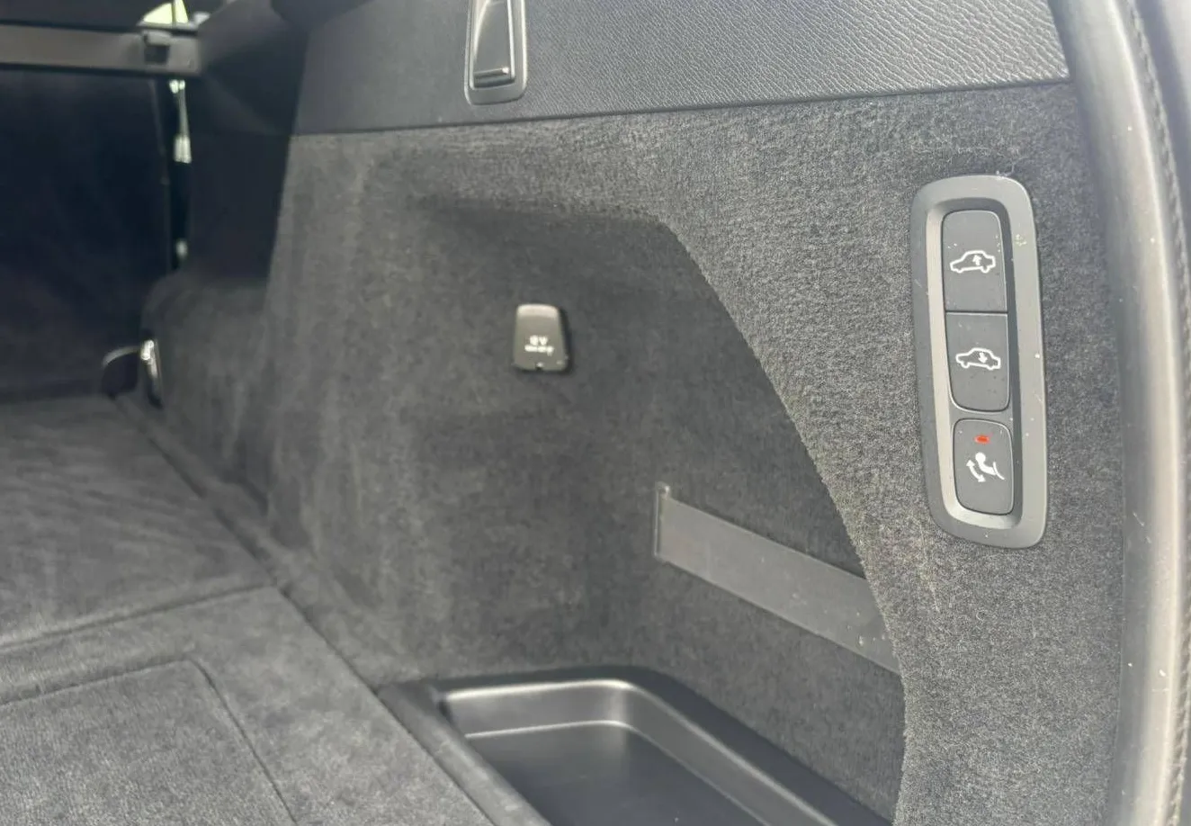 Zunanja slika - Volvo XC90 - B5D AWD Plus Dark Avt. SLO-ZRAČNO-HAR KARDON-PANO. - 9