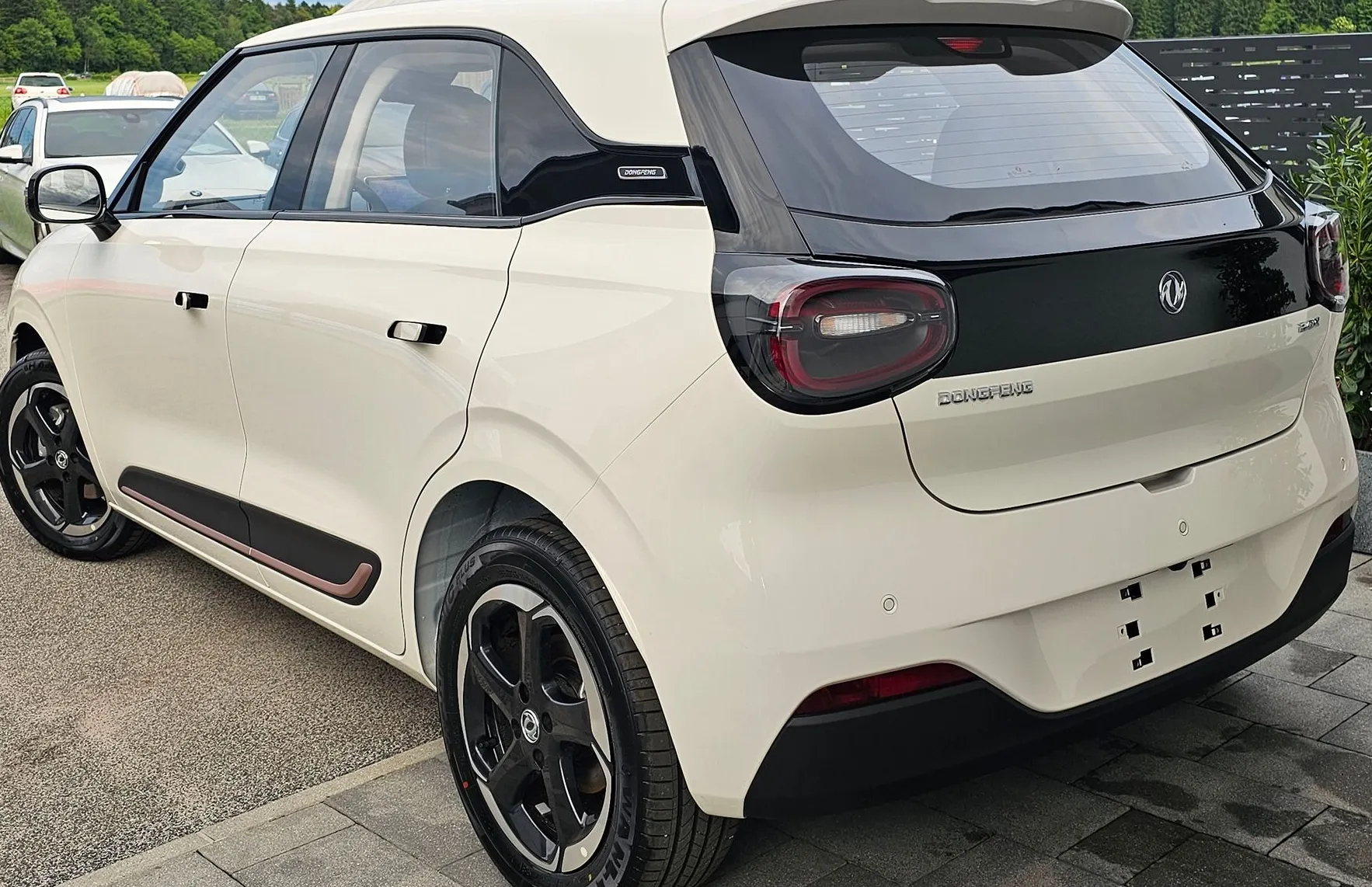 Zunanja slika - Dongfeng Box - E3 42.3 kWh 70 kW- 360KAM-LED- - 7