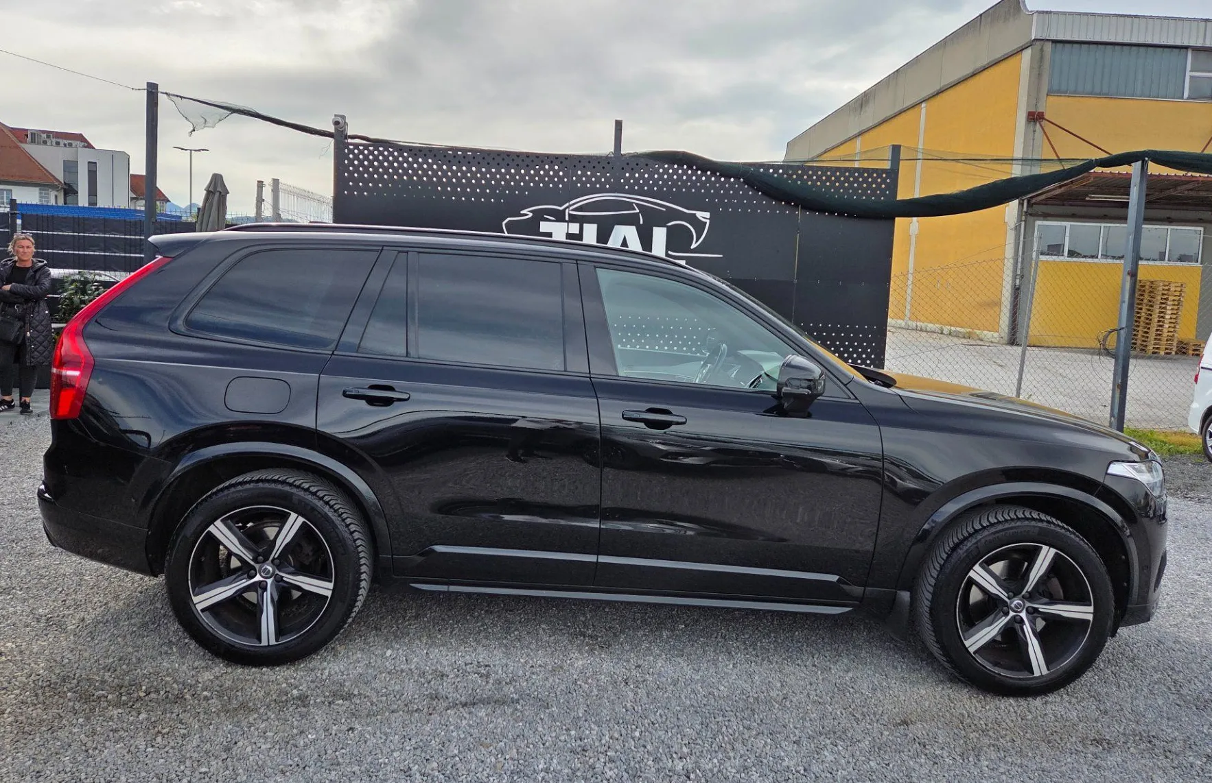 Zunanja slika - Volvo XC90 - D5 AWD R-Design Geartronic - 8