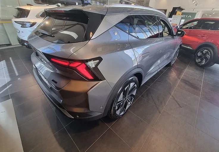 Zunanja slika - Renault Scénic - Scenic Techno E-Tech Electric 220 Long range - 6
