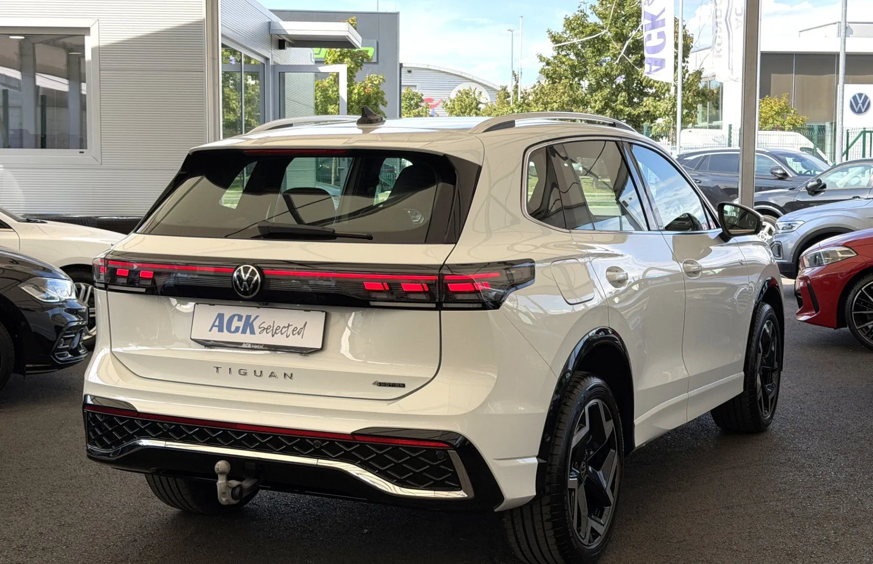 Zunanja slika - Volkswagen Tiguan - R-Line 2.0 TDI 4MOTION DSG - KLJUKA - WEBASTO - 4