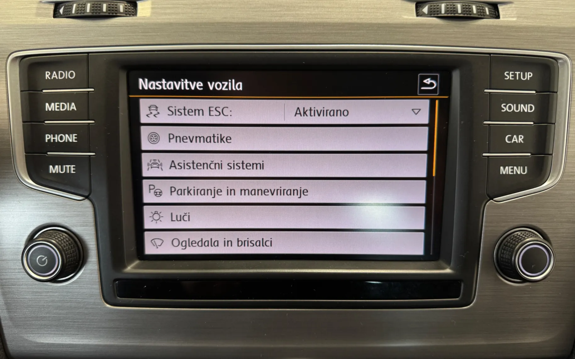 Zunanja slika - Volkswagen Golf - 1.6TDI-DSG-2X-PDC-DIGI-KLIMA-TEMPOMAT-GRET-SED-17C - 17