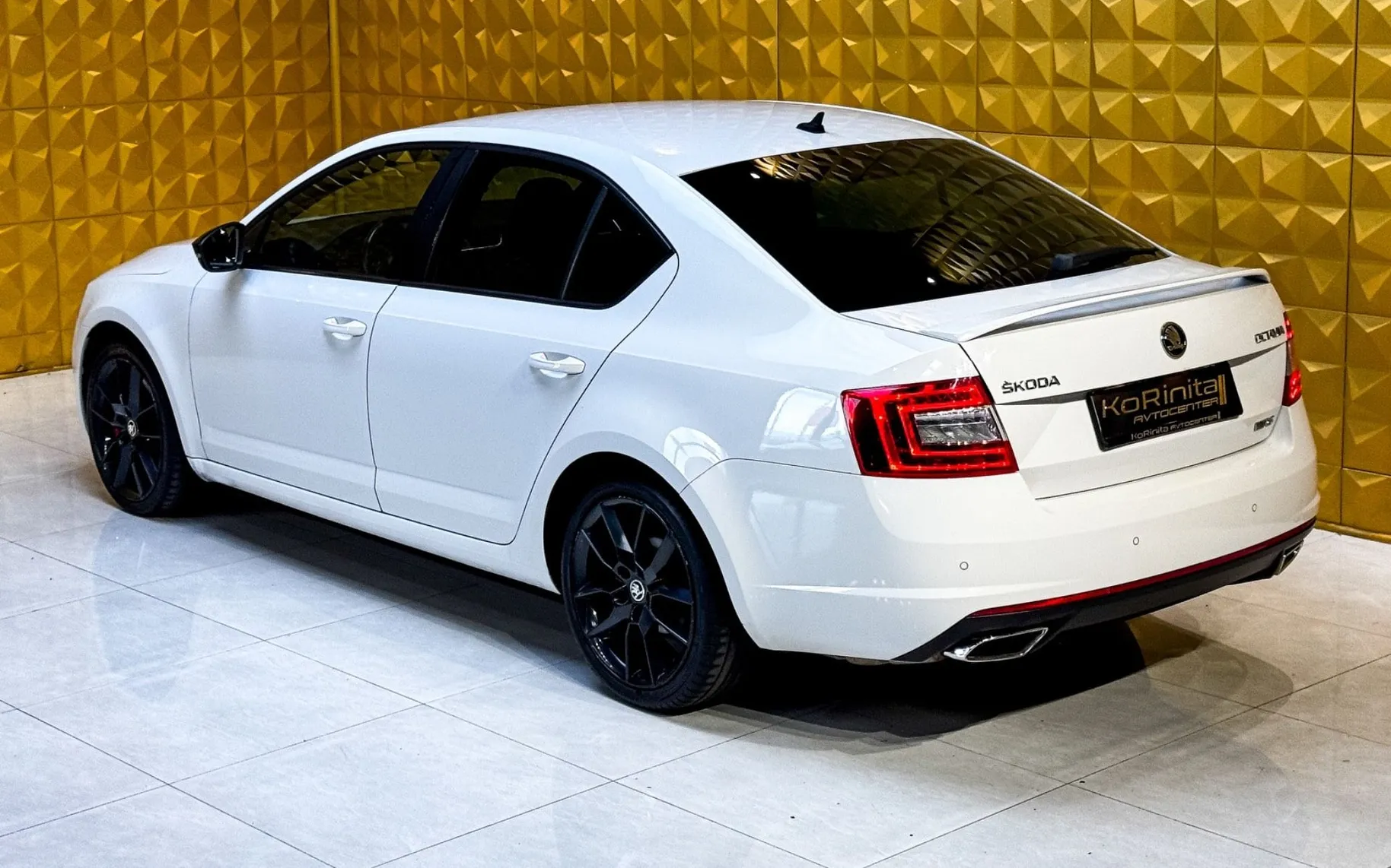 Notranja slika - Škoda Octavia - RS 2.0 TDI AUT.-KAMERA-F1-NAVI-CANTON - 8