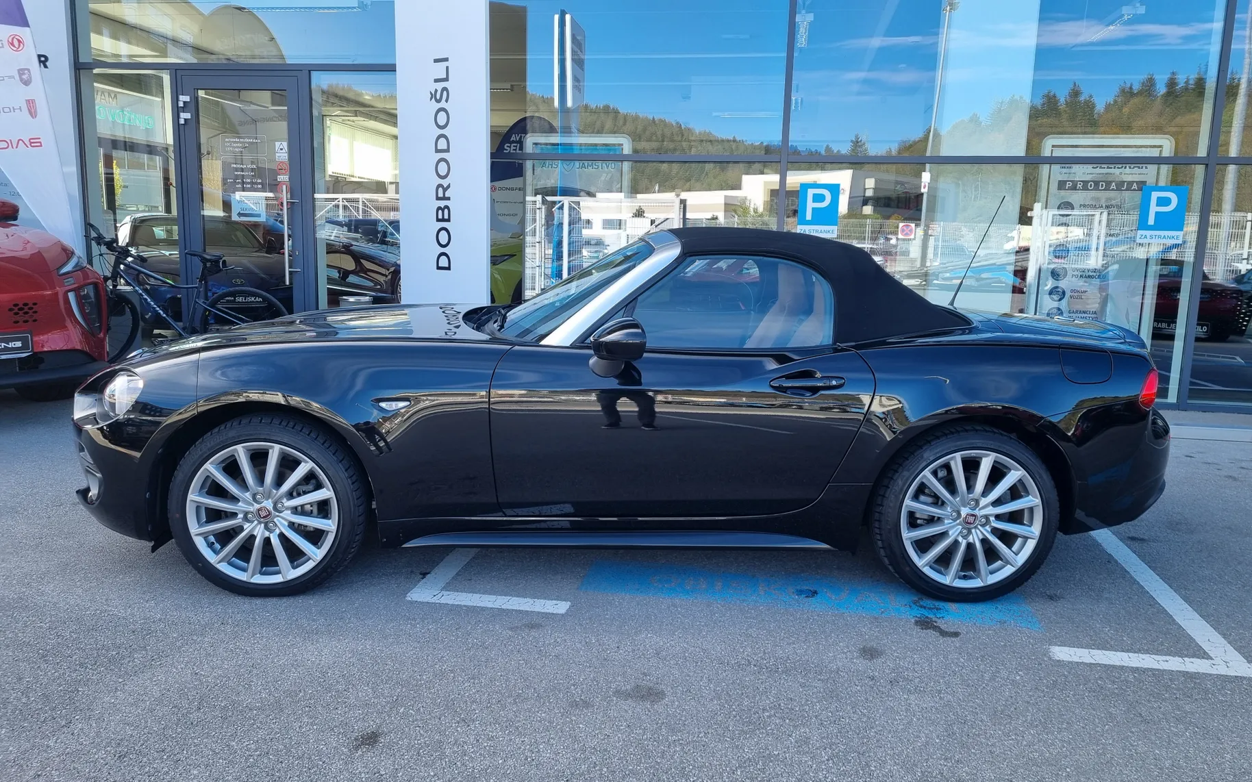 Zunanja slika - Fiat 124 - Spider 1.4 Multiair Turbo Lusso - KOT NOV - SAMO 8.938km - 5