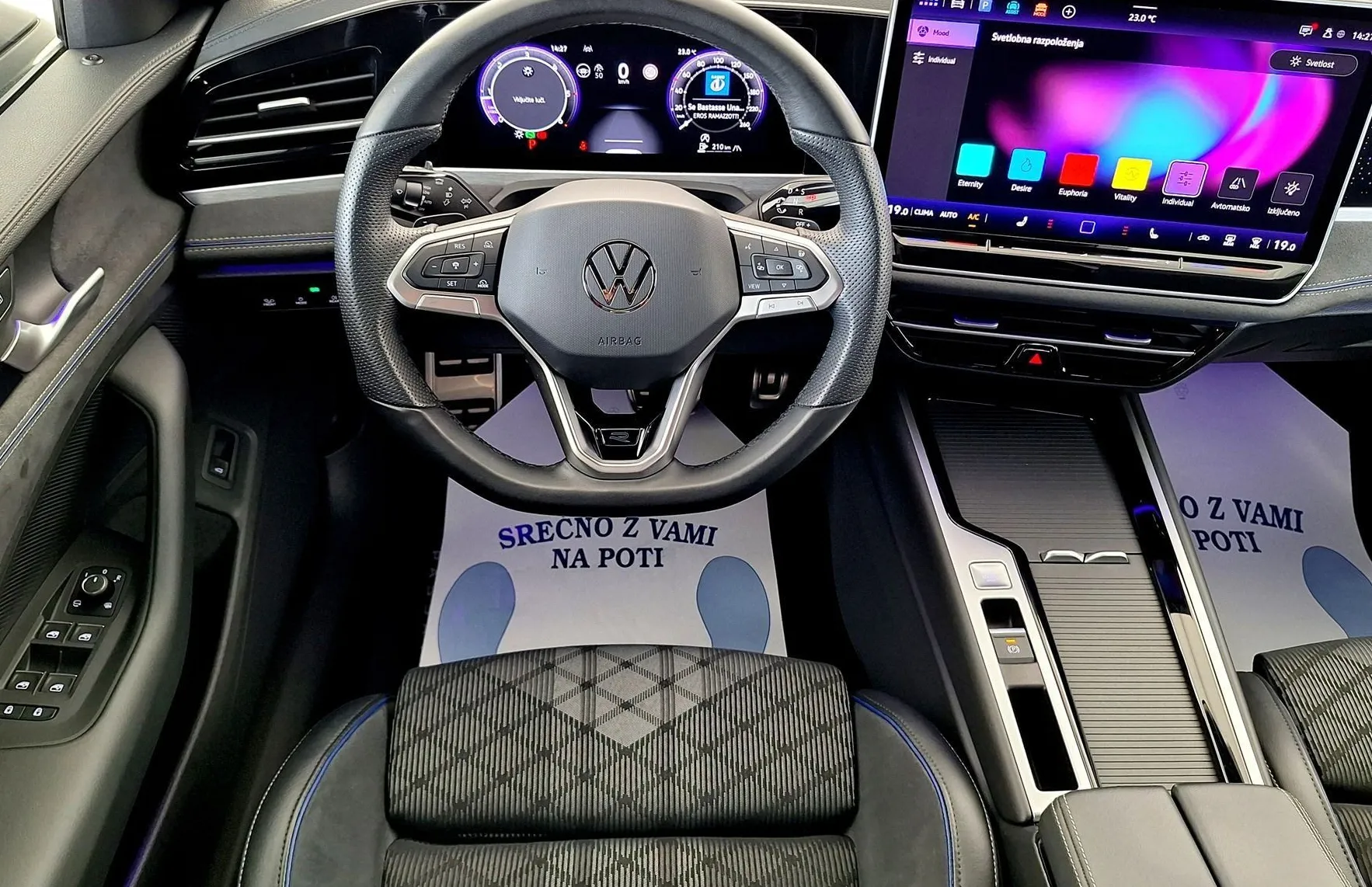 Zunanja slika - Volkswagen Passat - Variant 2.0 TDI BMT R-Line DSG•IQ LED•ACC•AMBIENT•HEAD U - 12