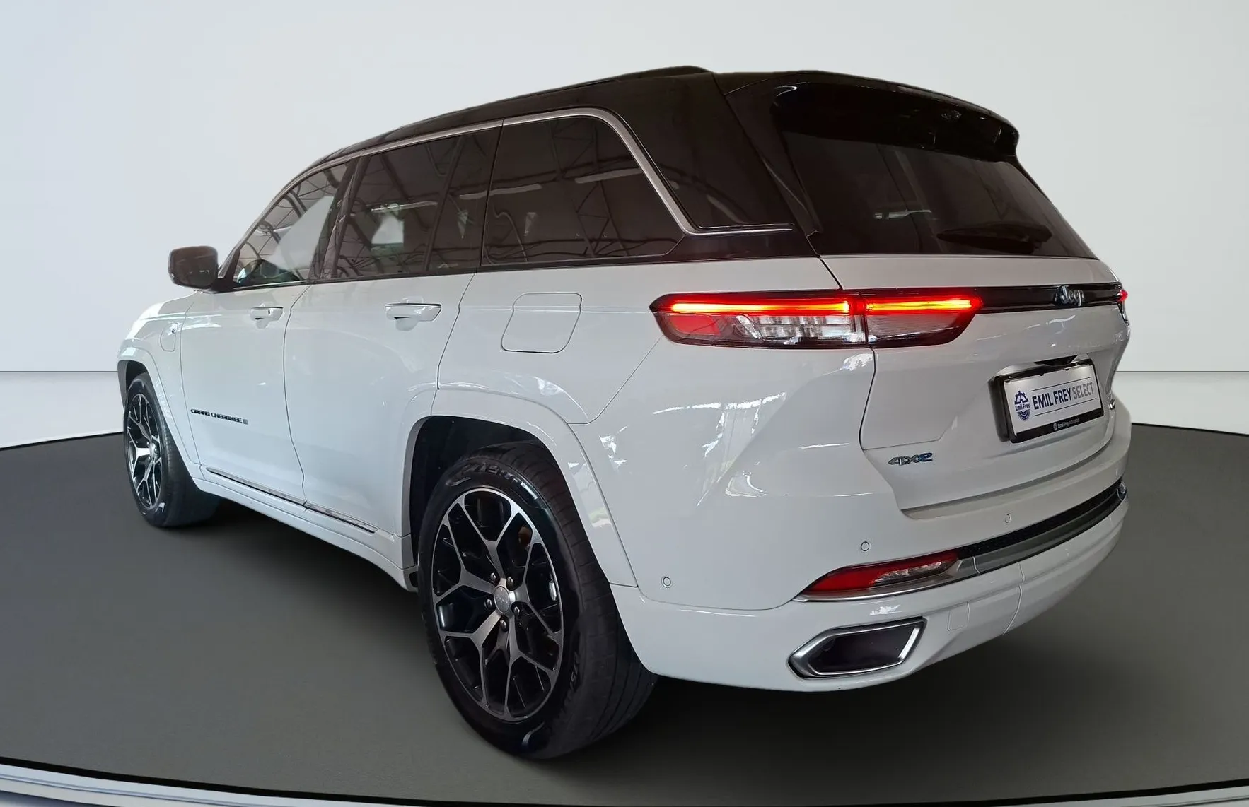 Zunanja slika - Jeep Grand Cherokee - 5v 2.0 GME PHEV 380 4XE Summit Reserve - 4