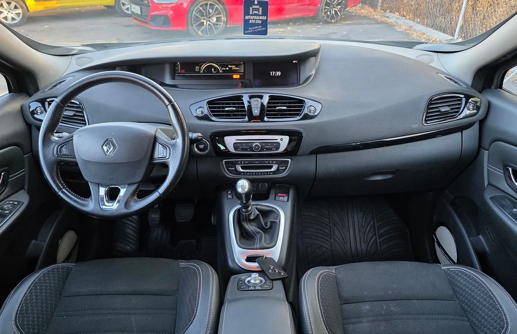 Zunanja slika - Renault Scénic - Grand Scenic dCi 130 BOSE 7 SEDEŽEV-NAVI-KAMERA-ALU PLATIŠČA - 9