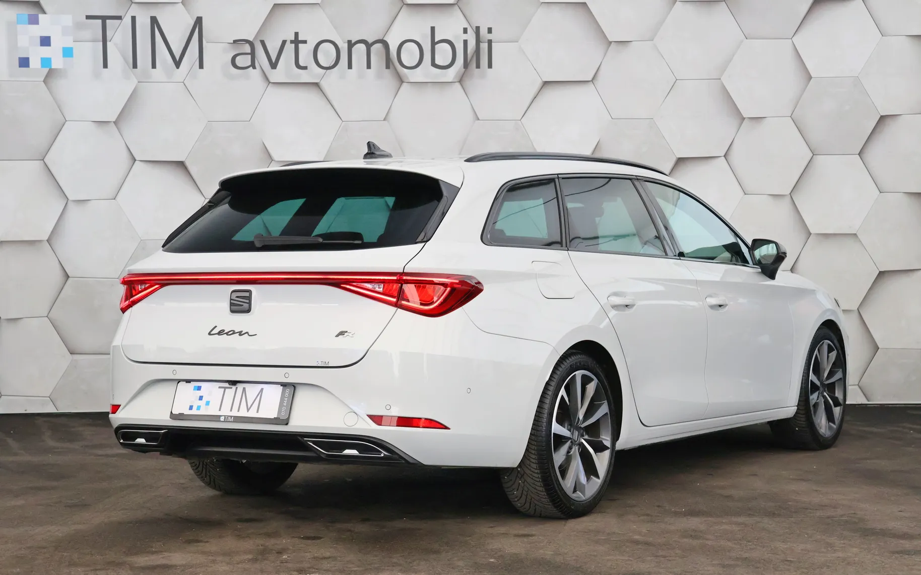 Zunanja slika - Seat Leon - Sportstourer 2.0 TDI DSG FR-Line 150KM - 3