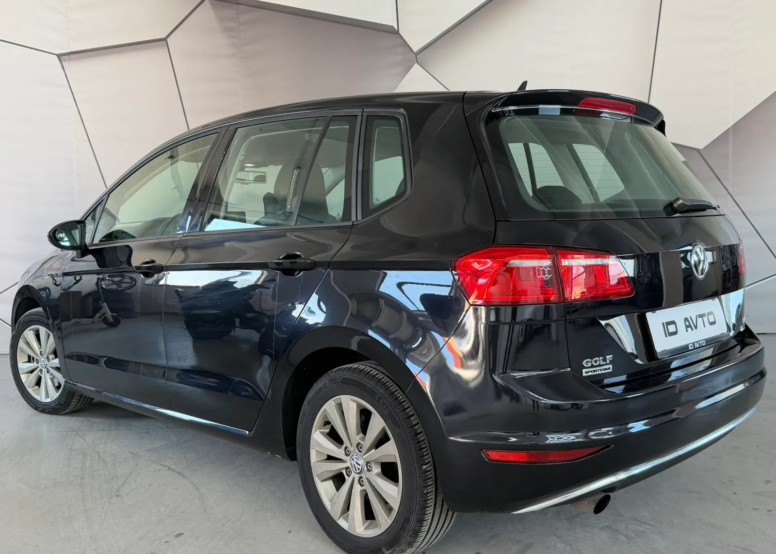 Zunanja slika - Volkswagen Golf - Sportsvan 1,6 TDI BMT Highline - 3