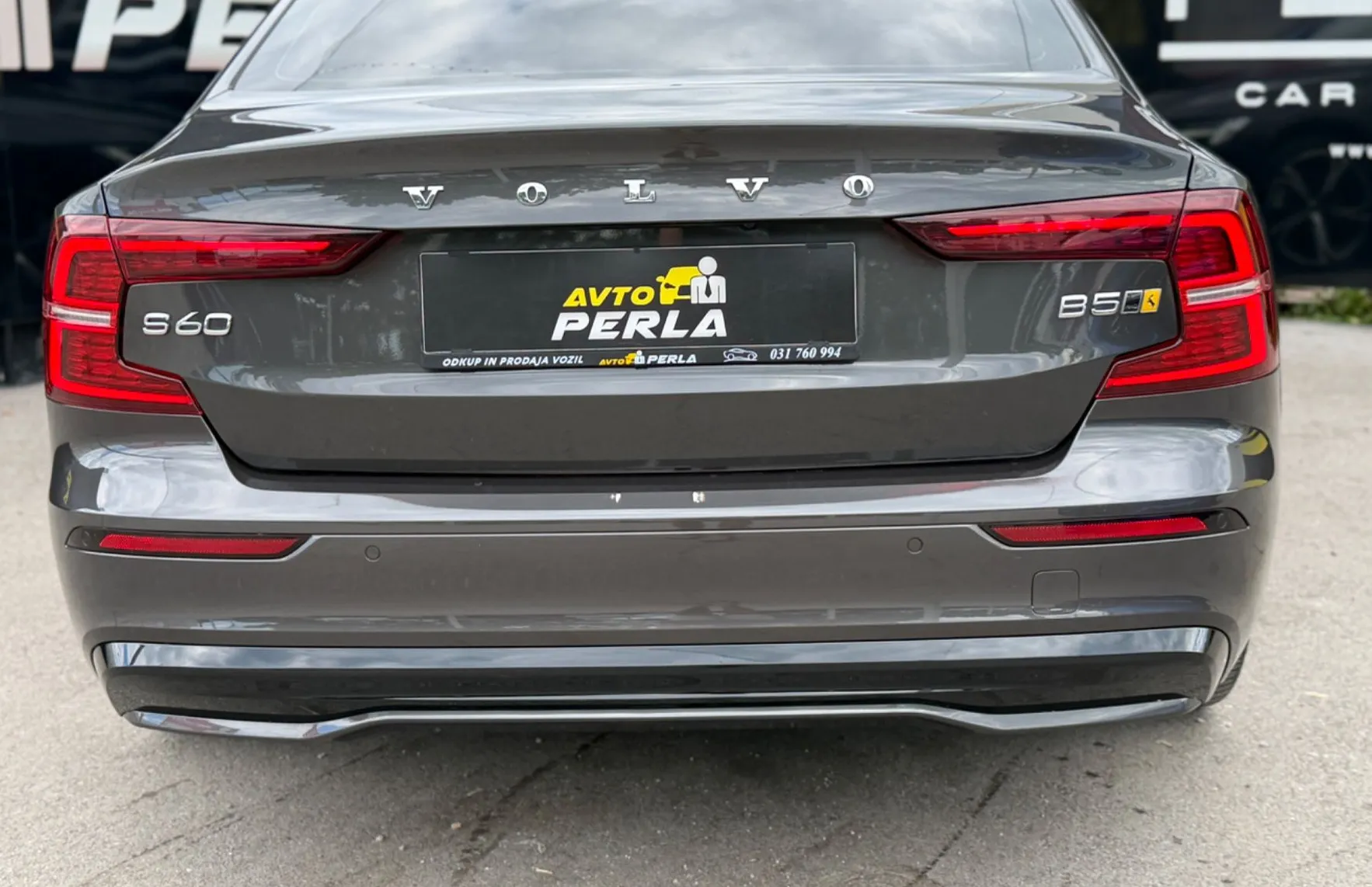 Zunanja slika - Volvo S60 - B5-R Ultimate Dark 4X4 TOP OPREMA KOT NOV JAMSTVO - 6