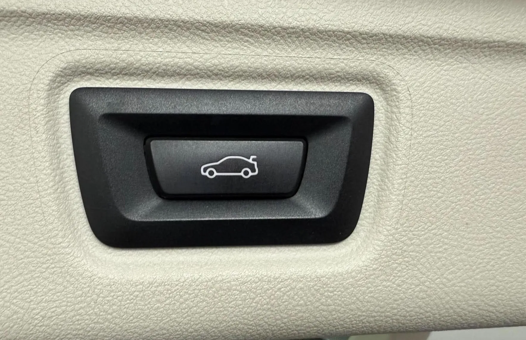 Zunanja slika - BMW Serija 3 - Touring: 320d Touring Avt.NEMŠKI+4ALU.USNJE.KAMERA.LED.N - 15