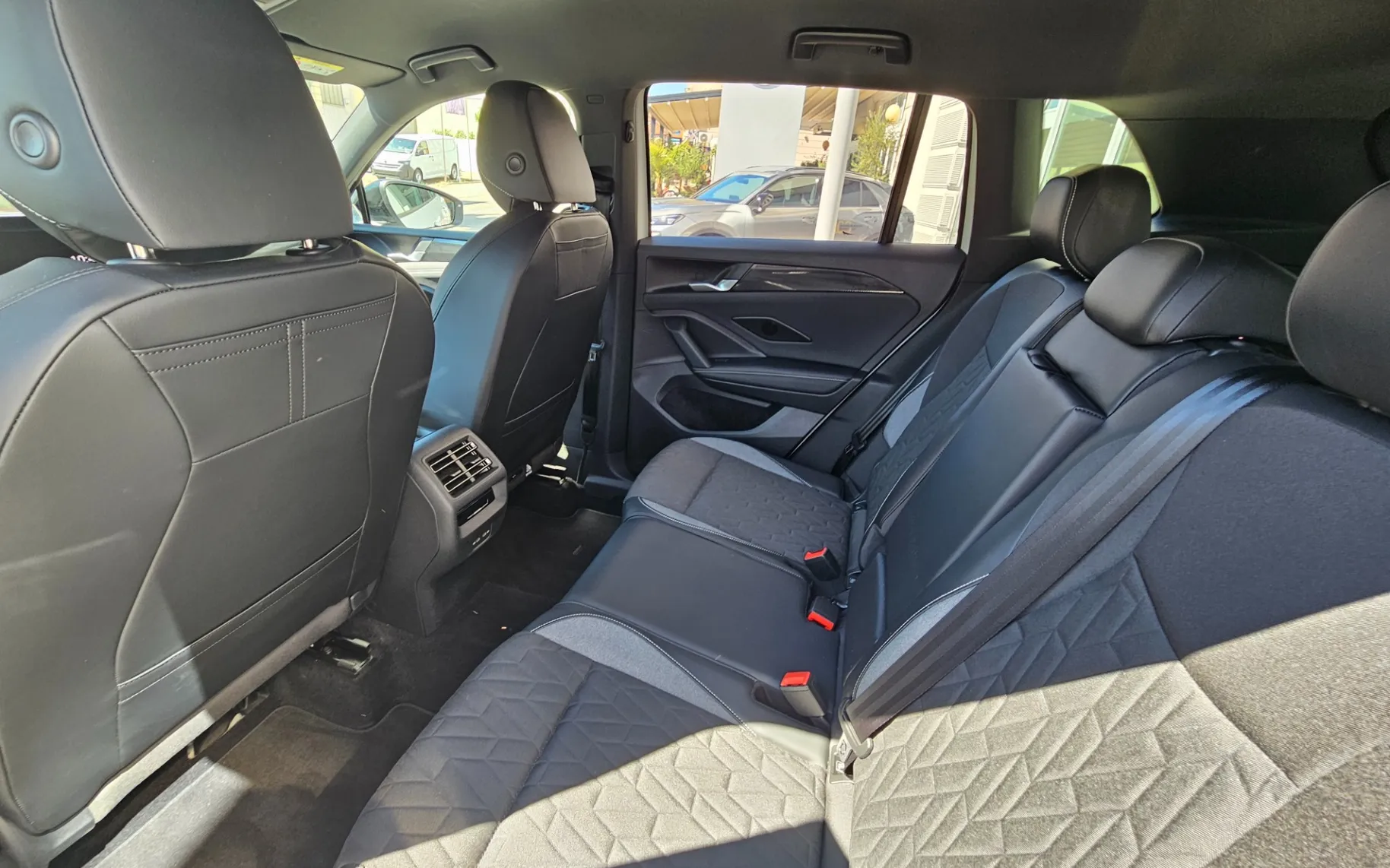 Zunanja slika - Volkswagen Tiguan - 2.0 TDI BMT Life DSG - 8