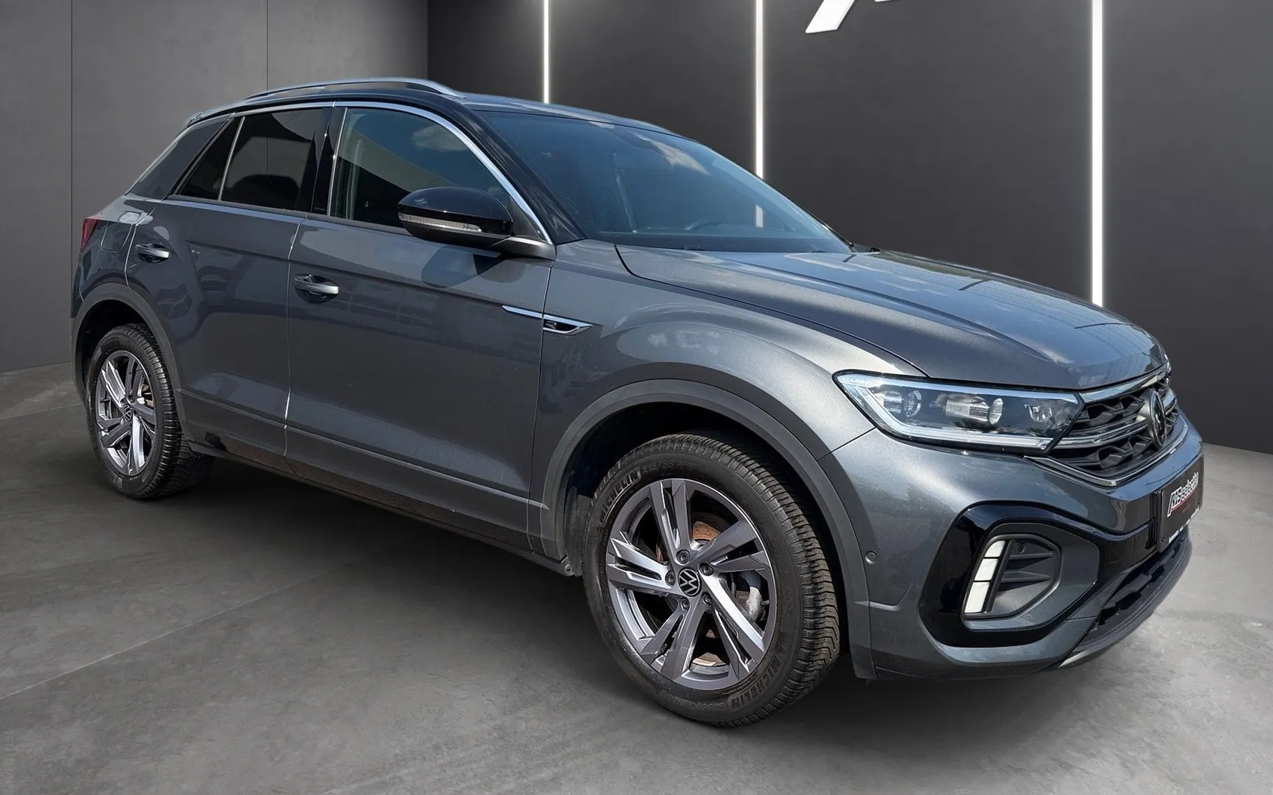 Zunanja slika - Volkswagen T-Roc - 1.0 TSI BMT R-Line-Masaža-ACC-PDC-Kamera-IQ Light - 2